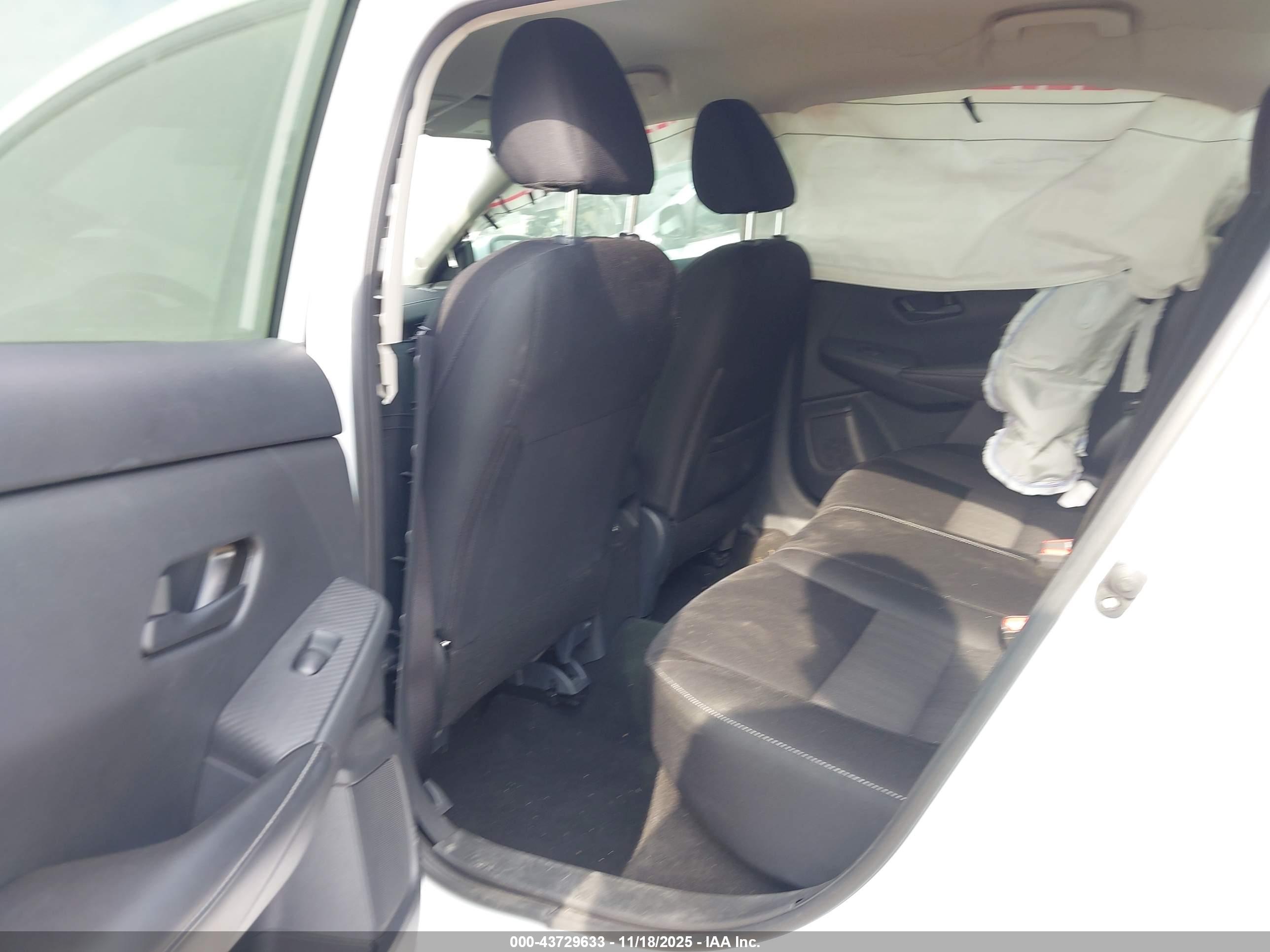 NISSAN SENTRA image 8