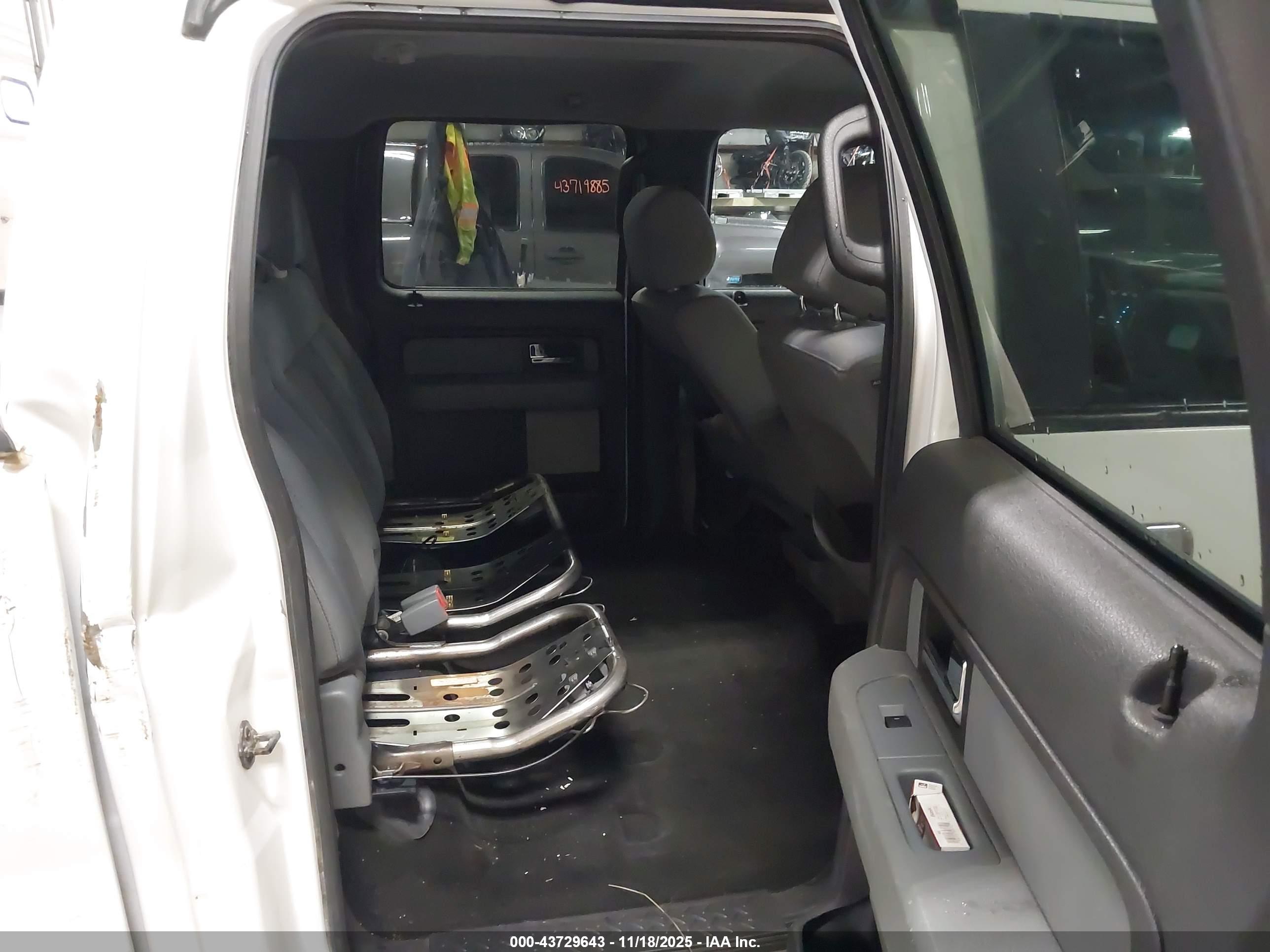 FORD F-150 image 8