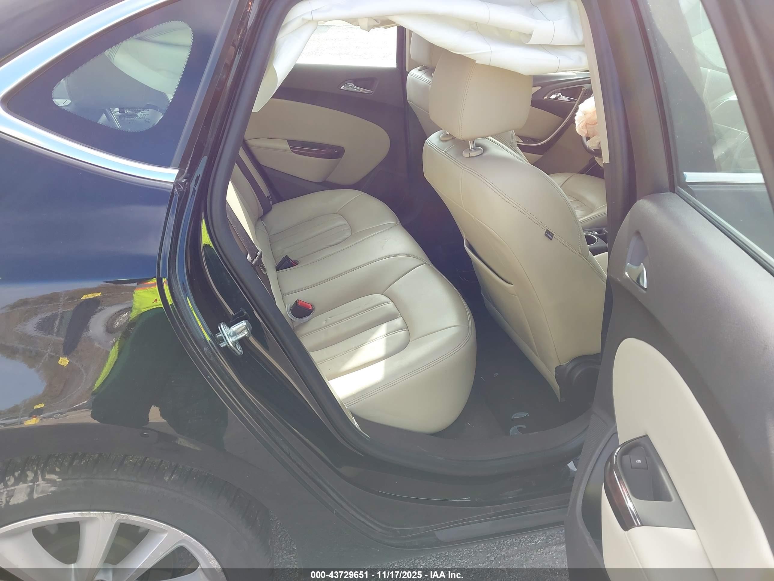 BUICK VERANO image 8
