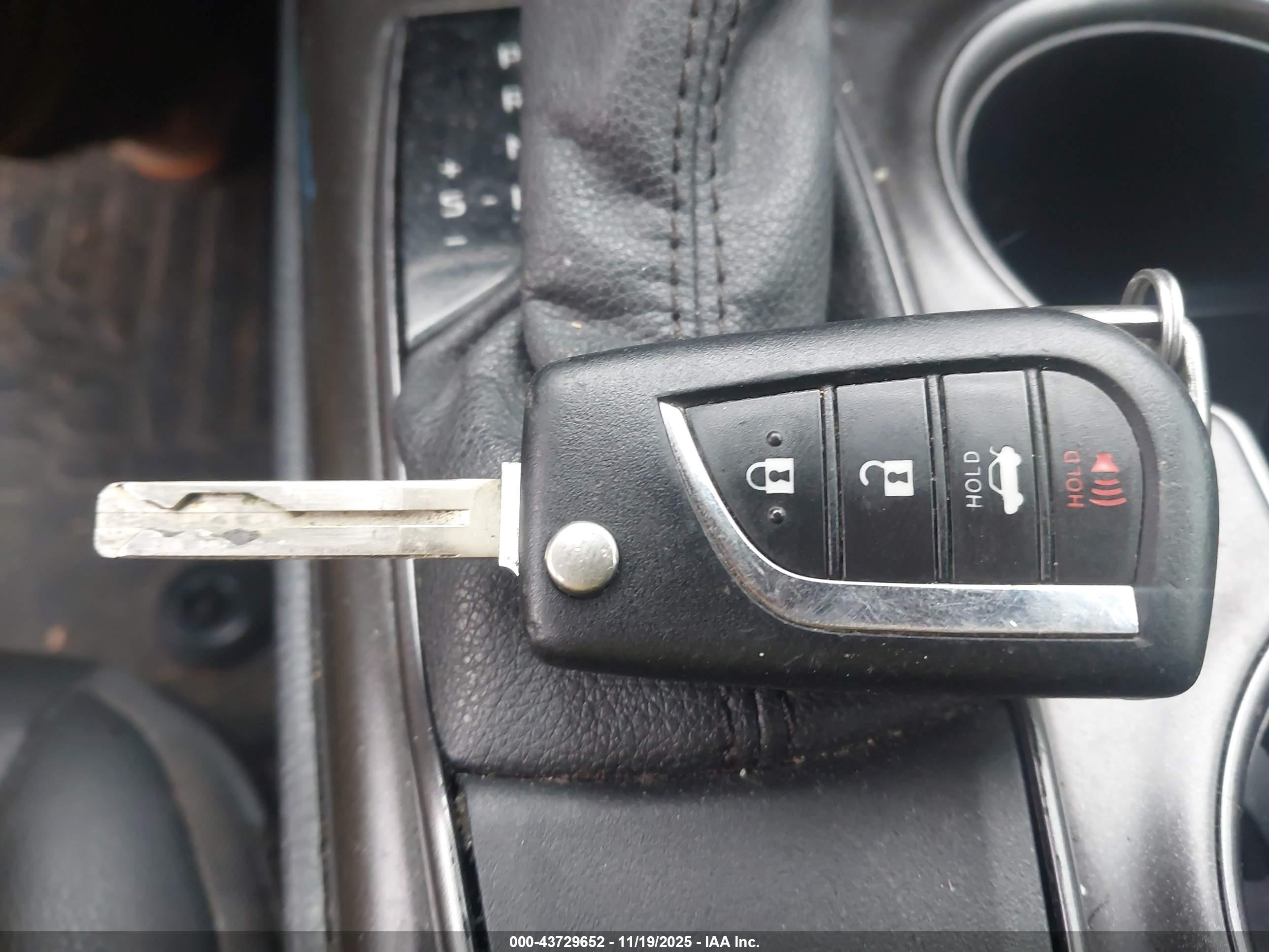 TOYOTA CAMRY image 11
