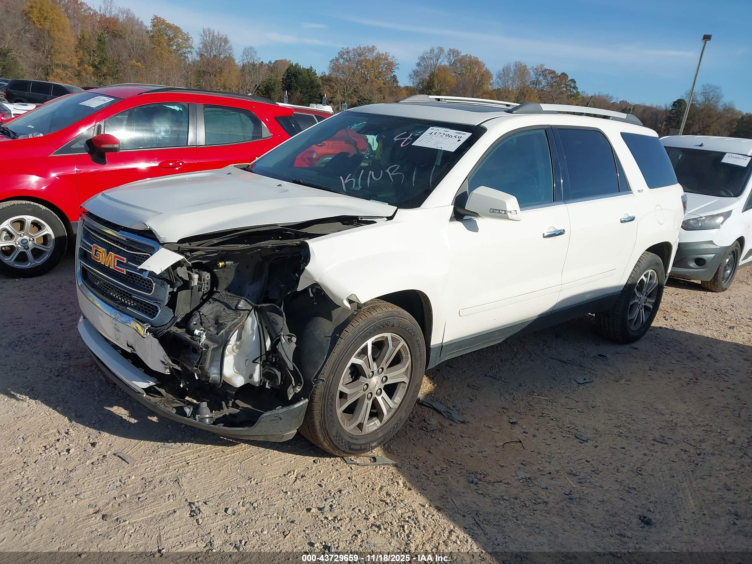 GMC ACADIA image 2