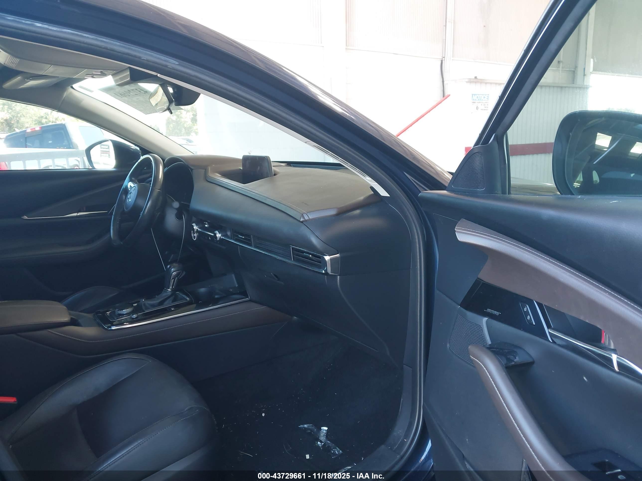 MAZDA CX-30 image 5
