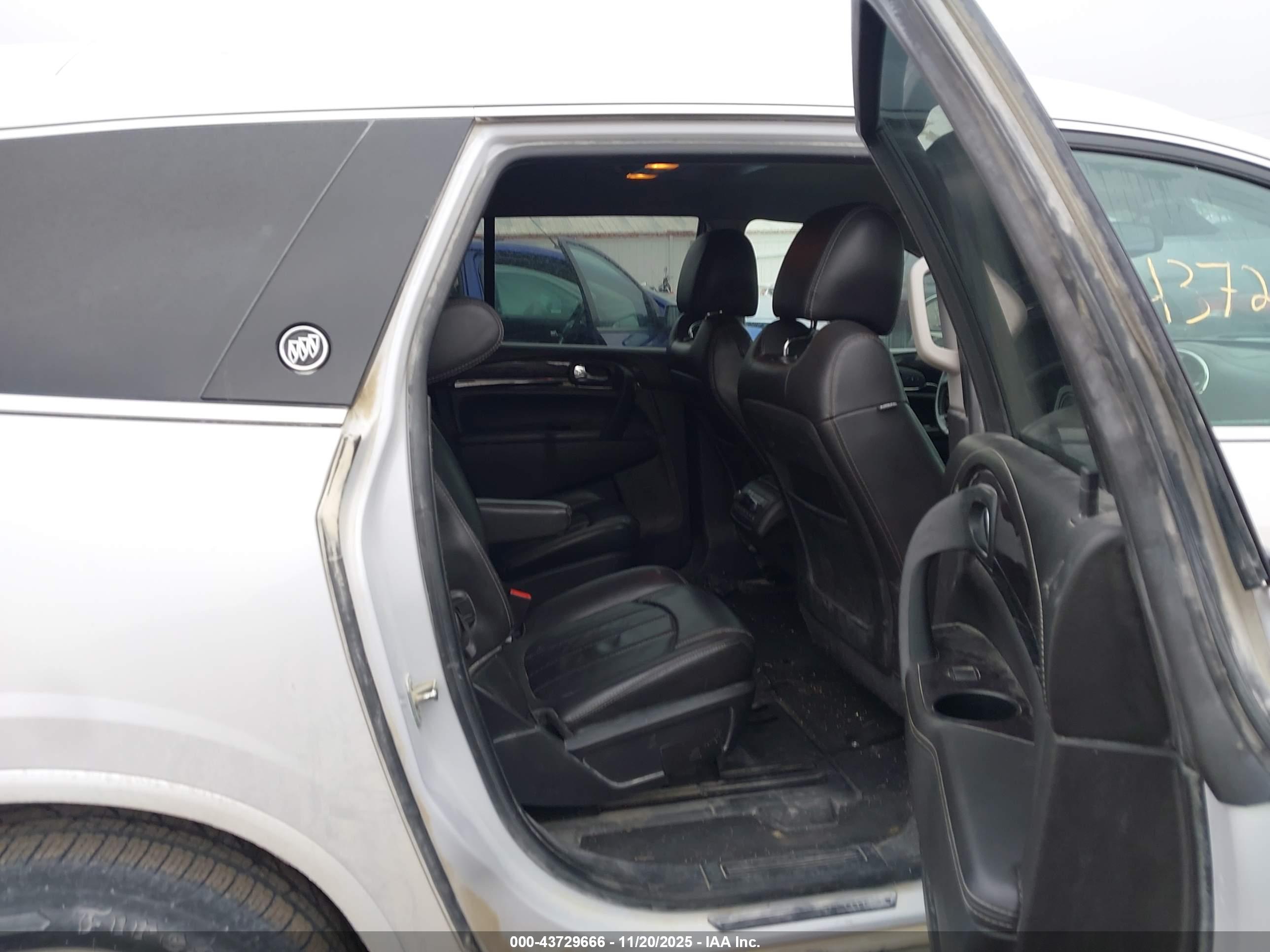 BUICK ENCLAVE image 8