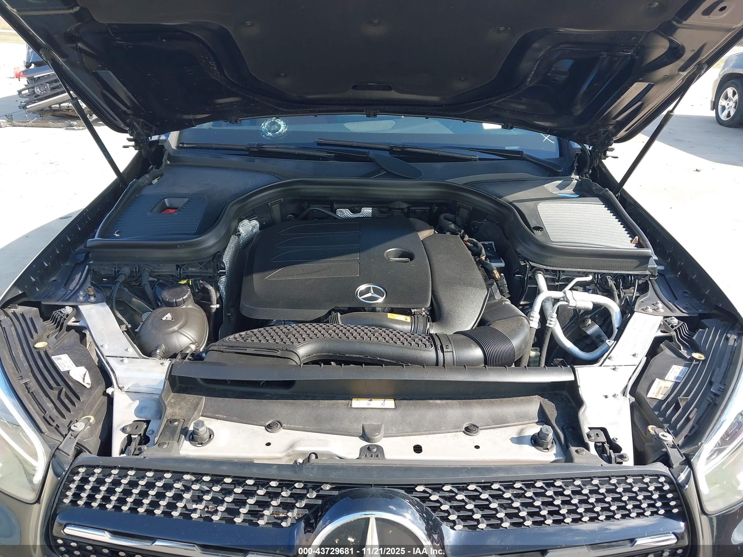 MERCEDES-BENZ GLC image 10