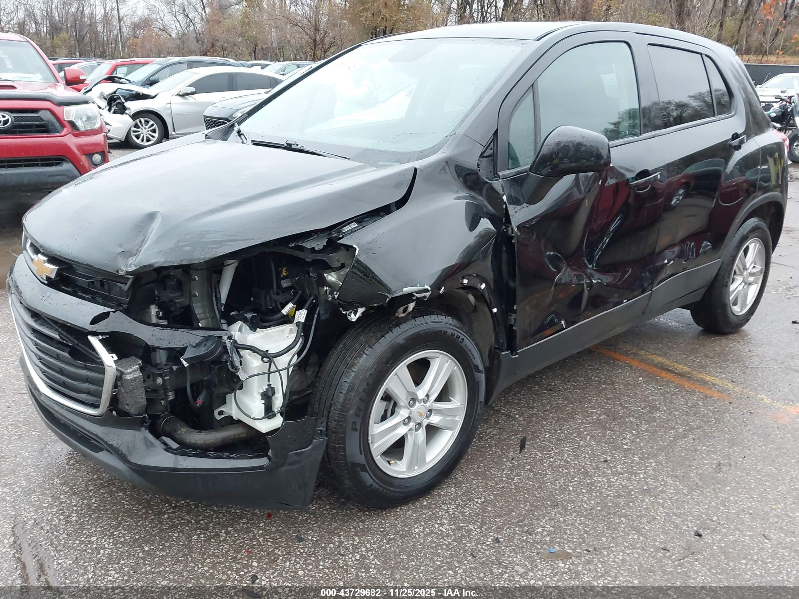 CHEVROLET TRAX image 2
