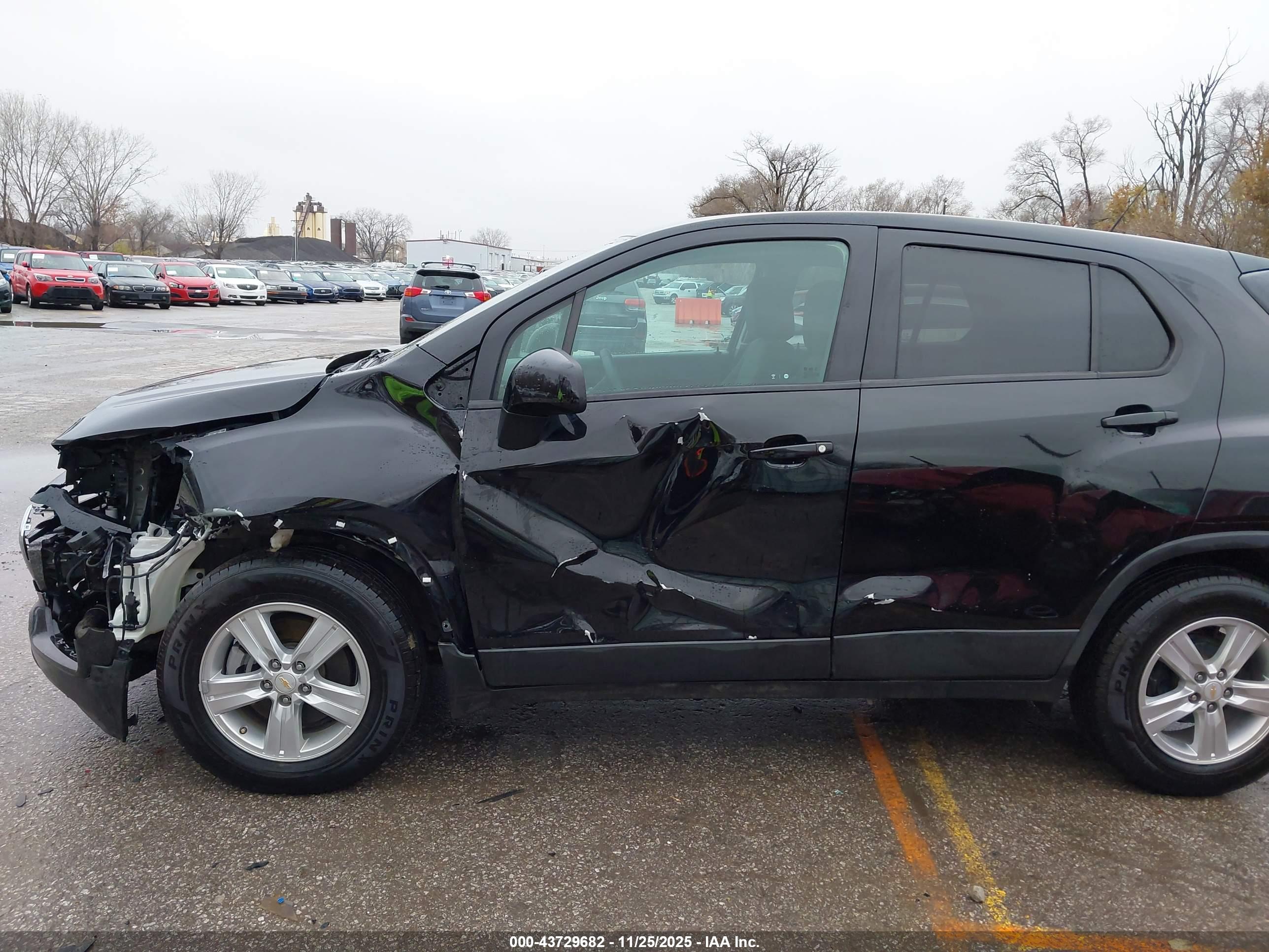 CHEVROLET TRAX image 6