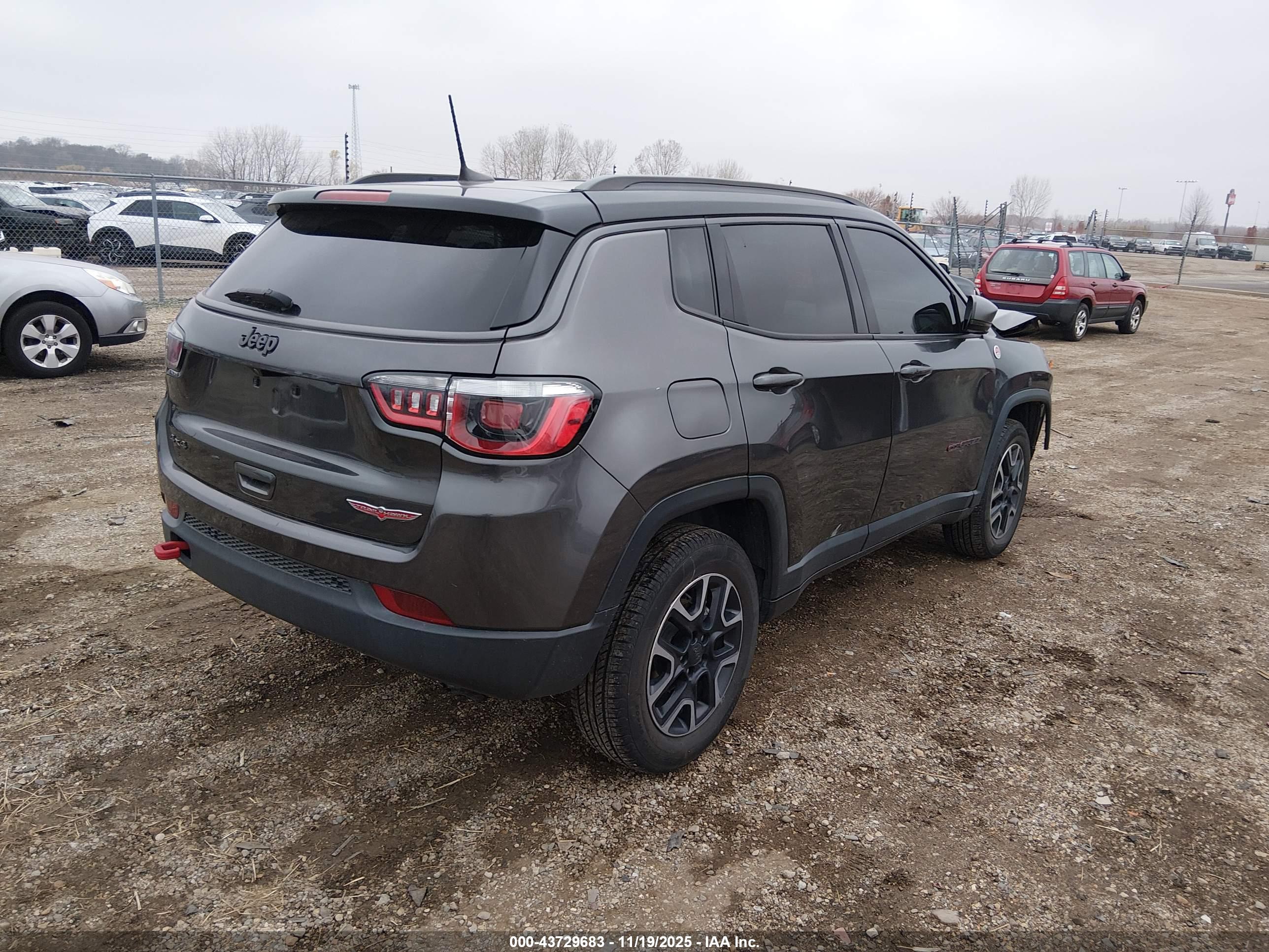 JEEP COMPASS image 4