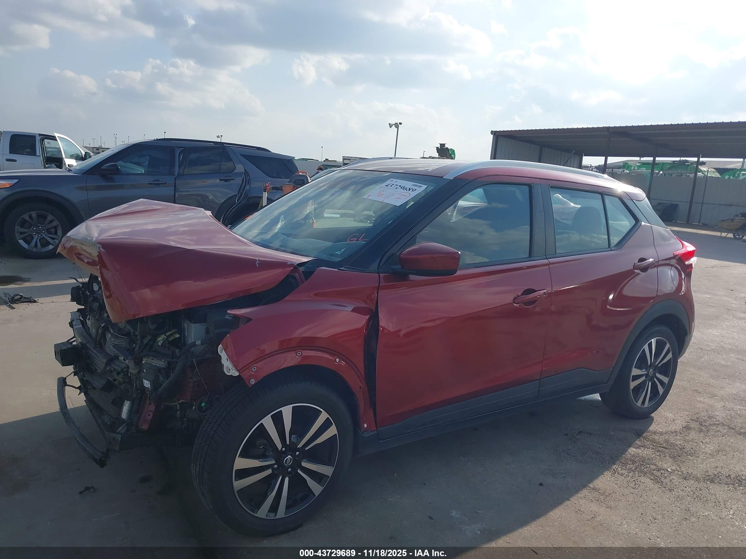 NISSAN KICKS image 2