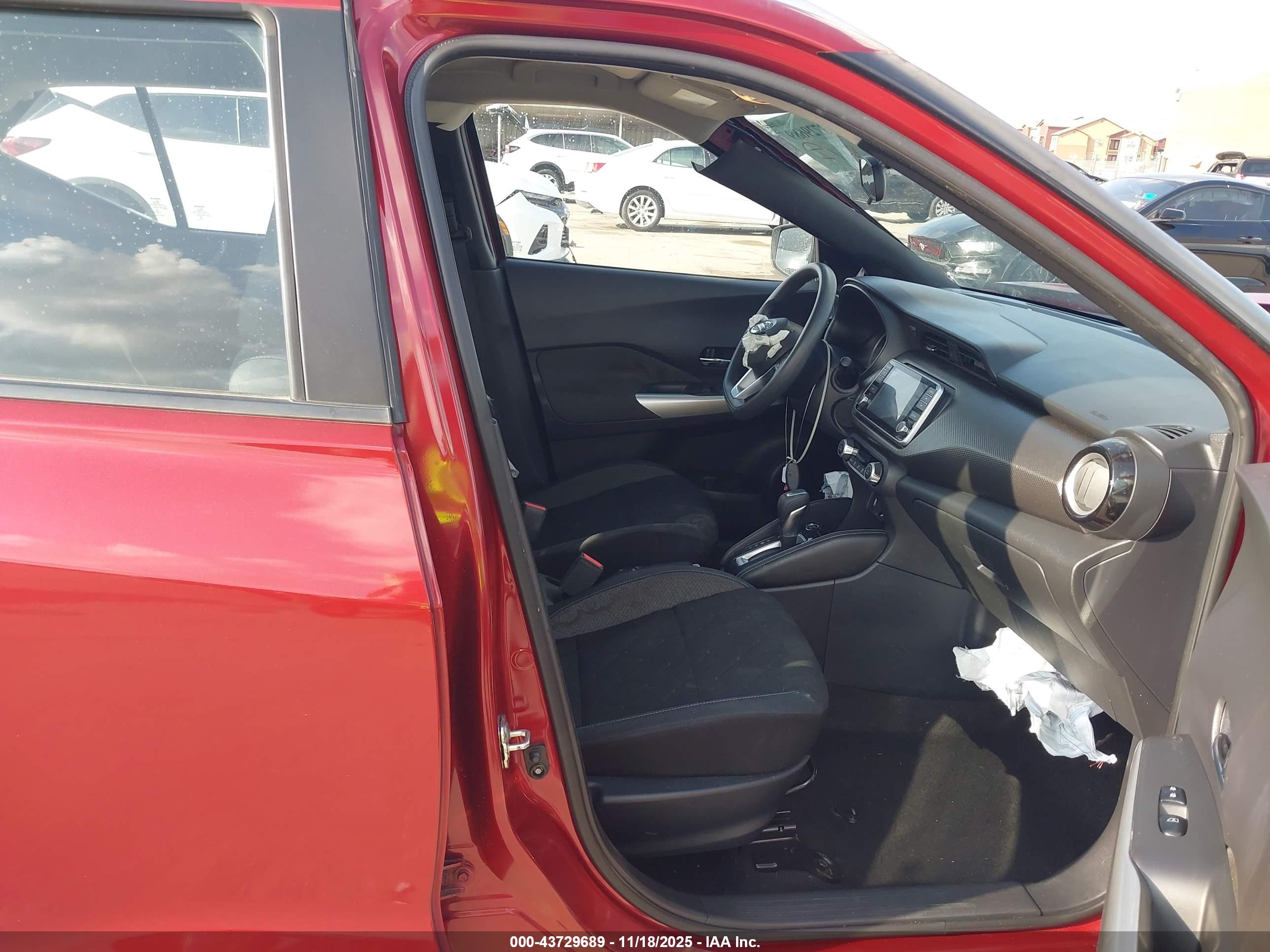 NISSAN KICKS image 5