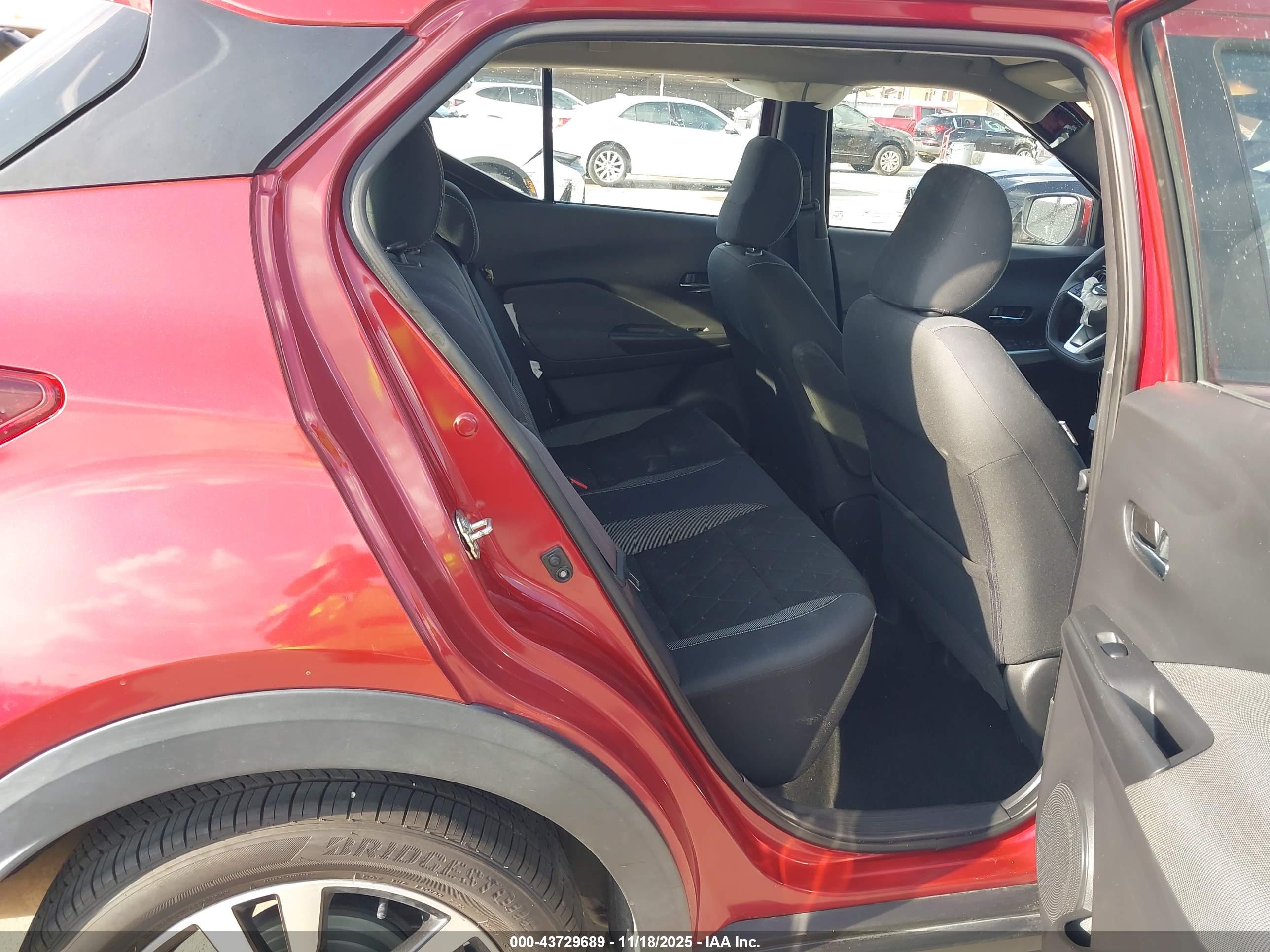 NISSAN KICKS image 8