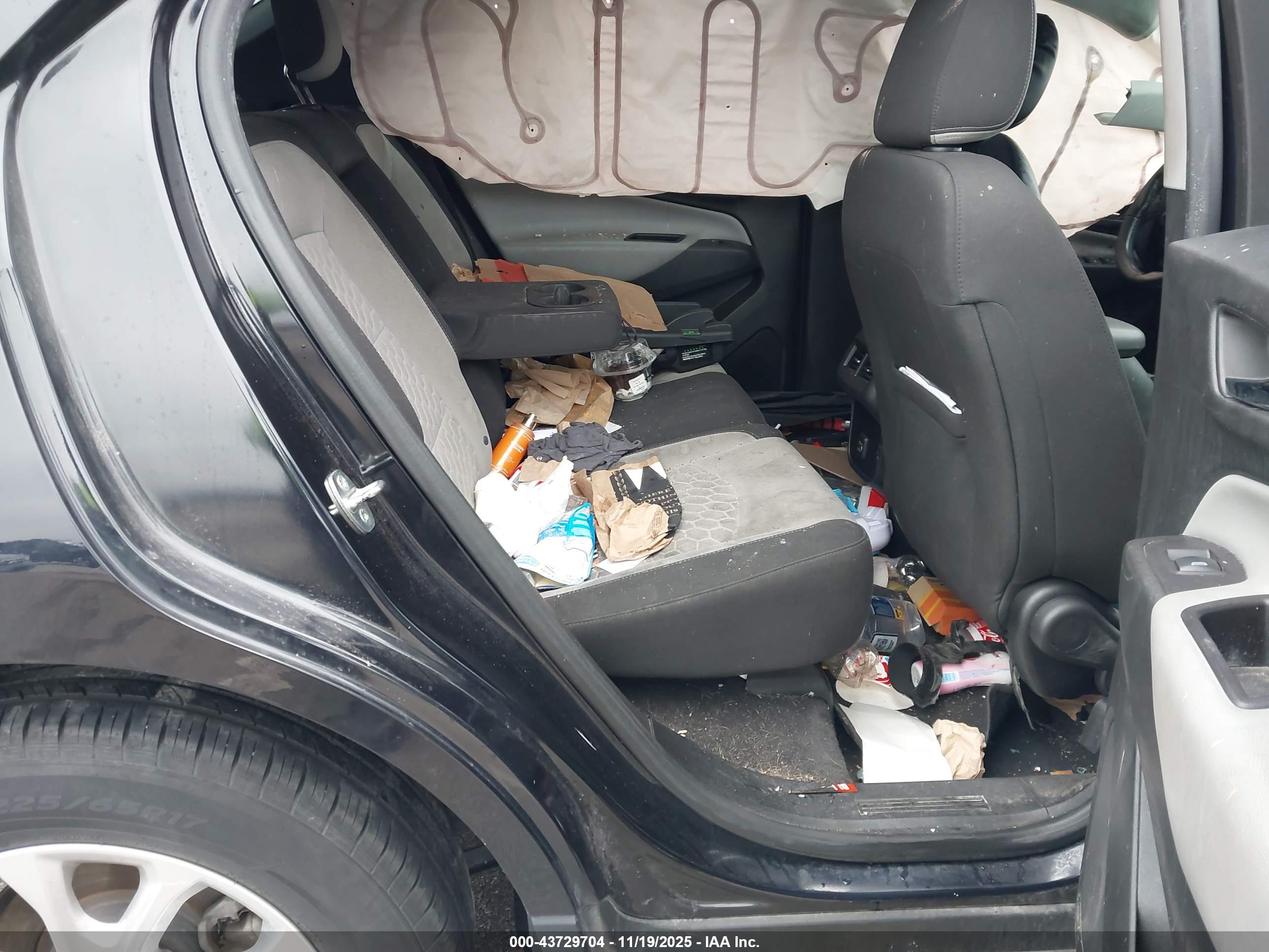 CHEVROLET EQUINOX image 8