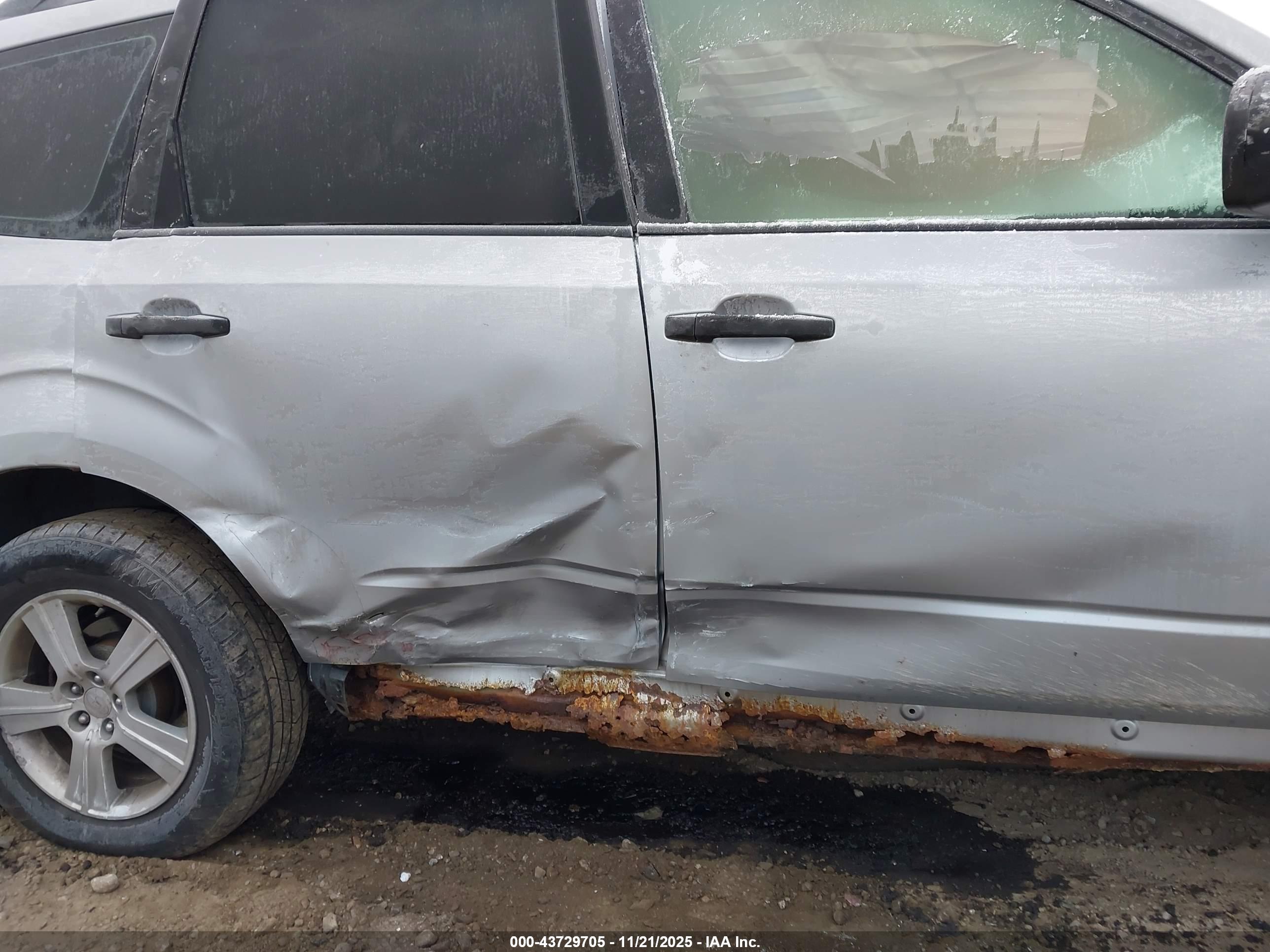 SUBARU FORESTER image 6