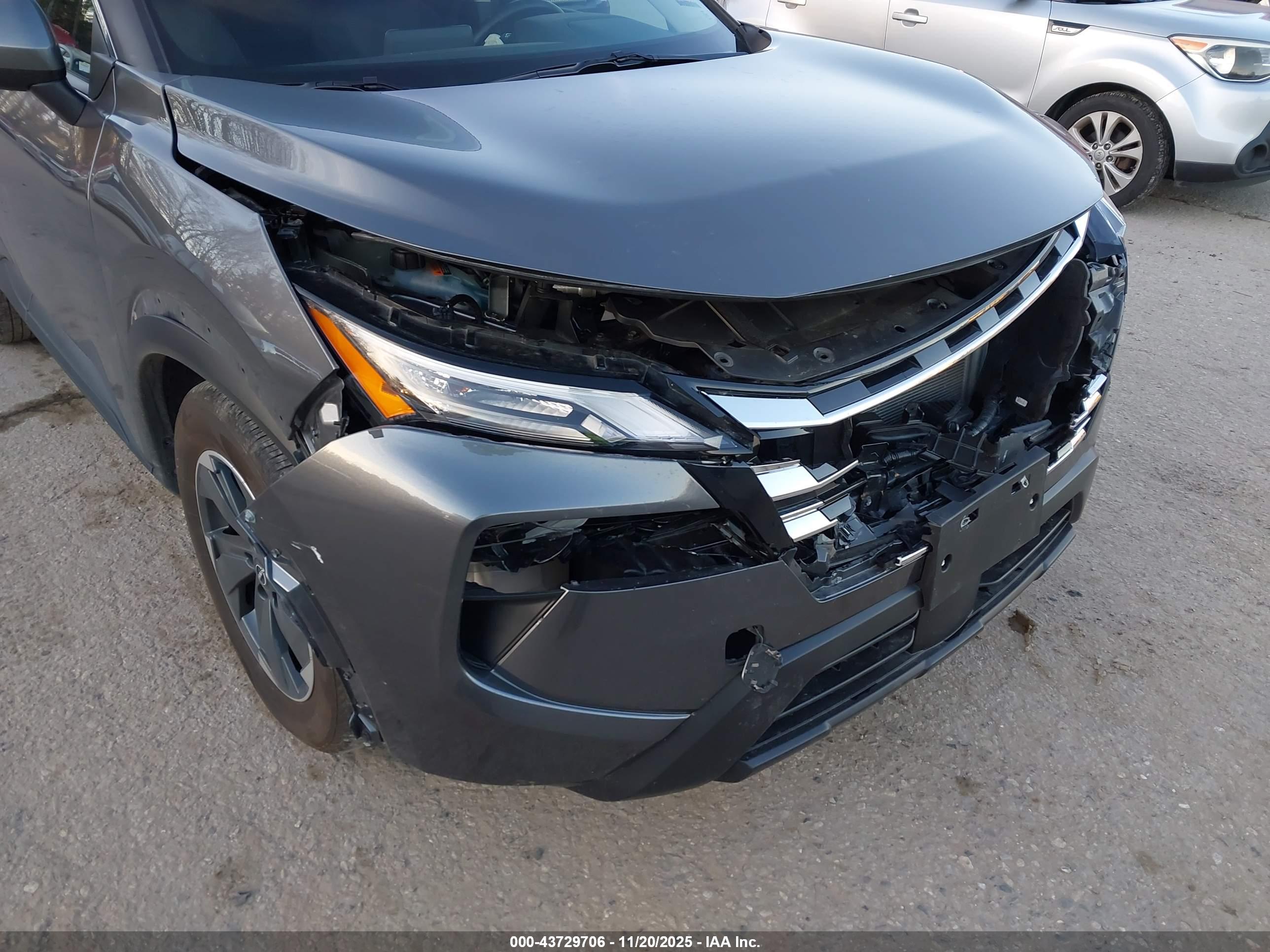 NISSAN ROGUE image 6