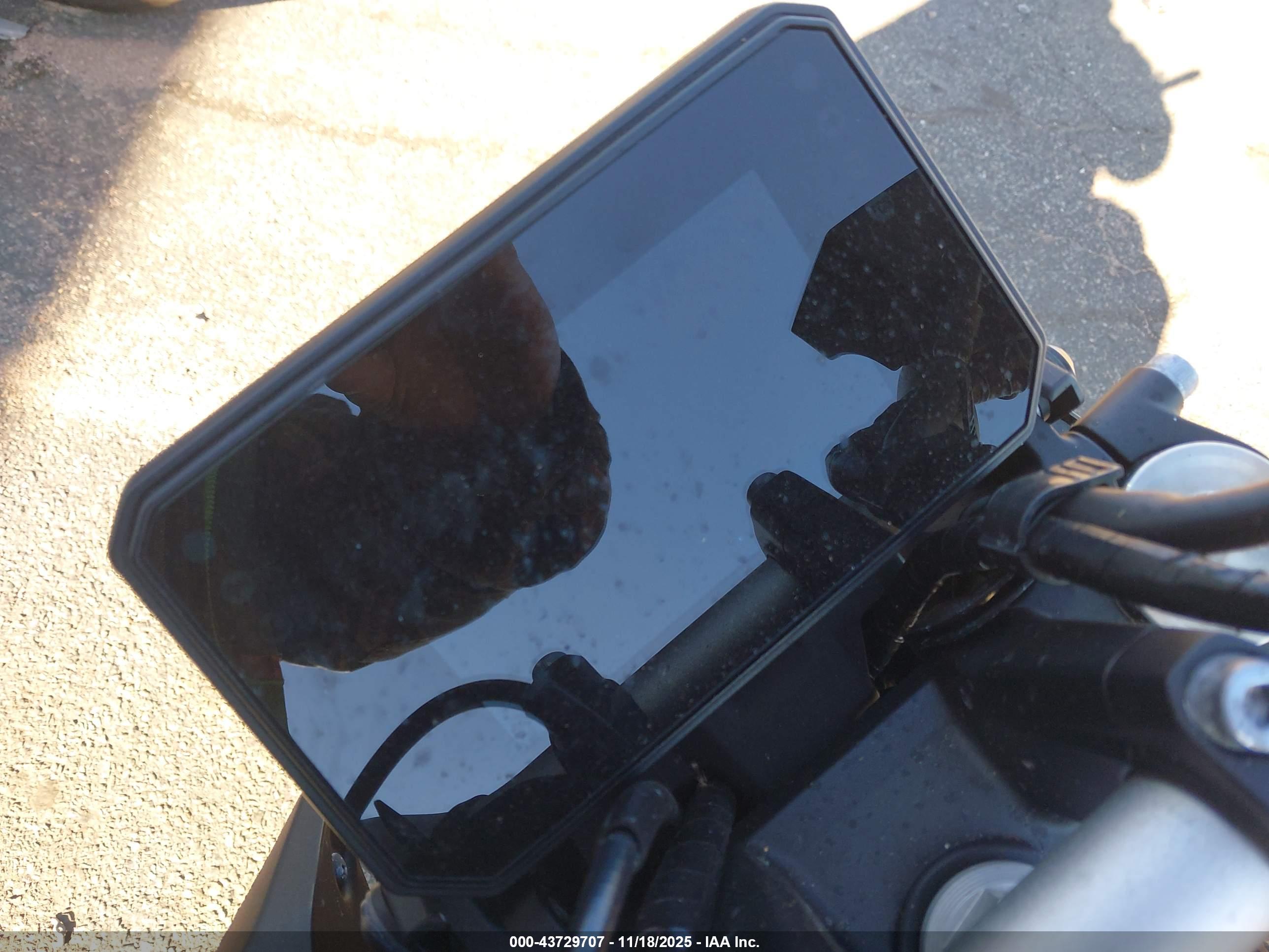 YAMAHA MTN690 image 7