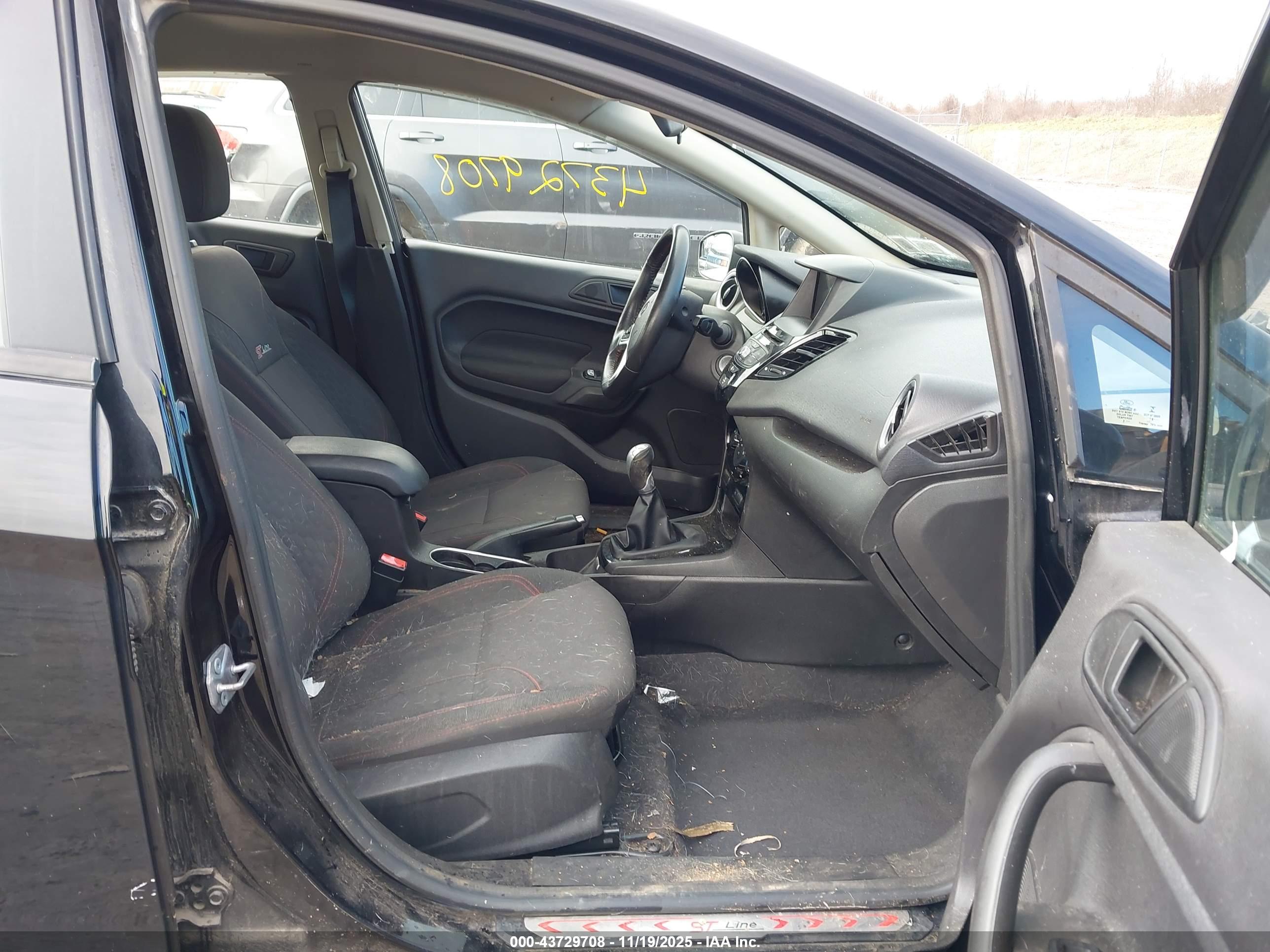 FORD FIESTA image 5