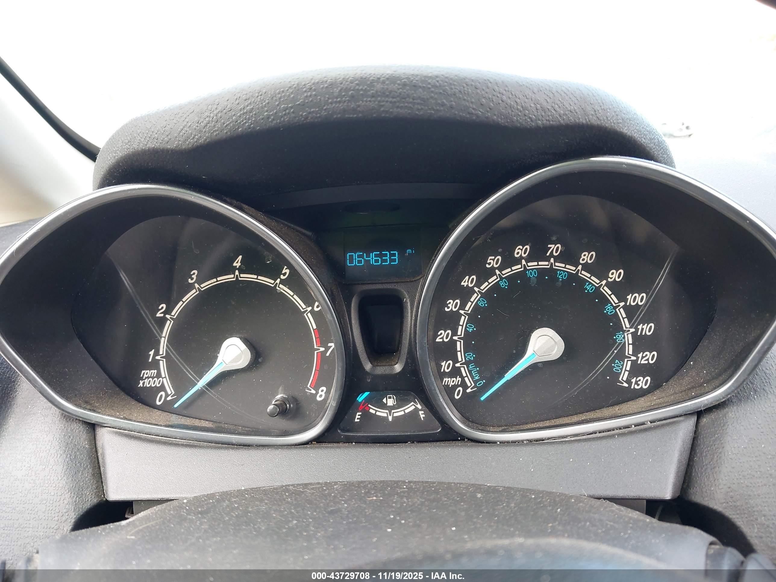 FORD FIESTA image 7