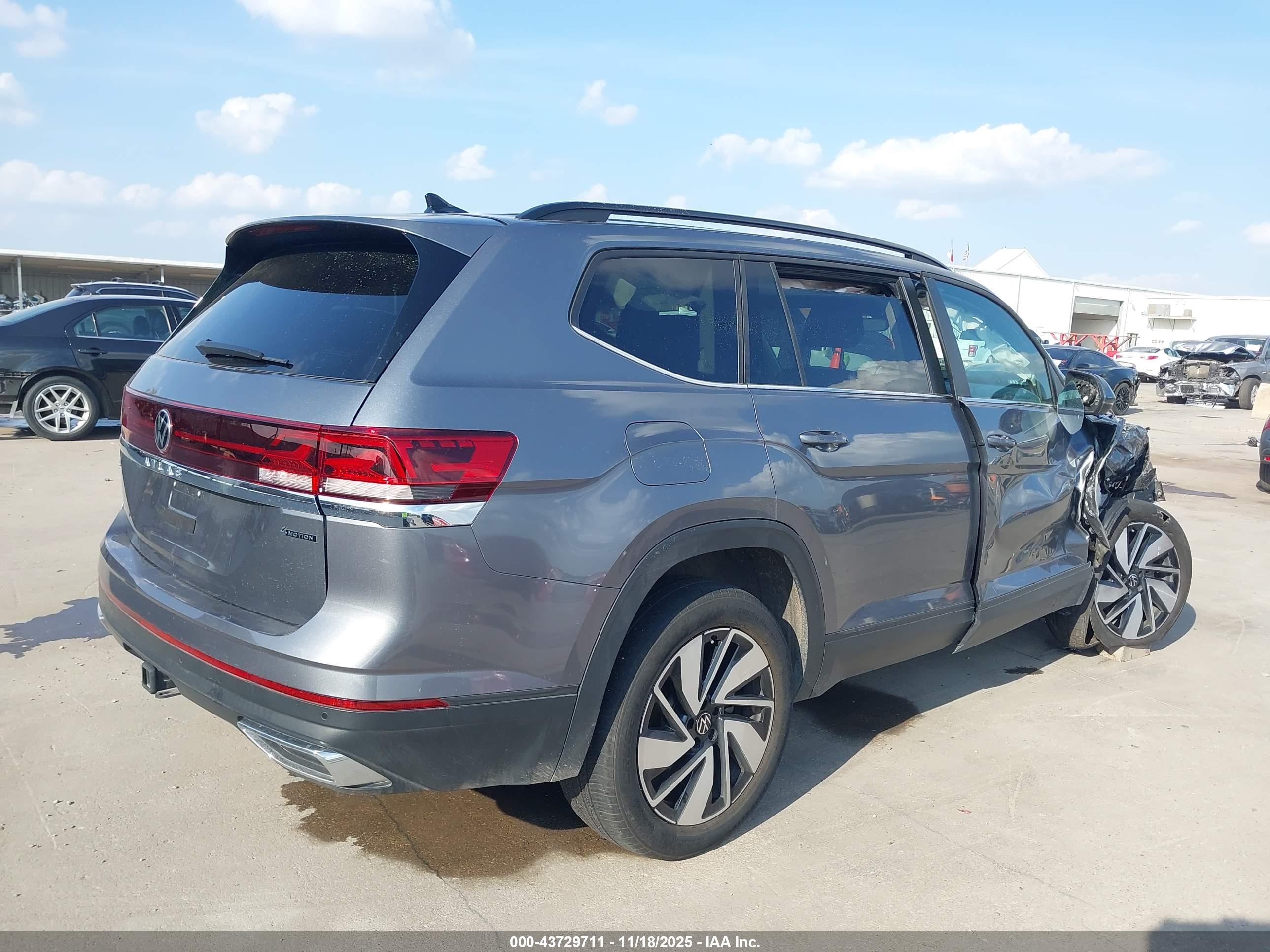 VOLKSWAGEN ATLAS image 4