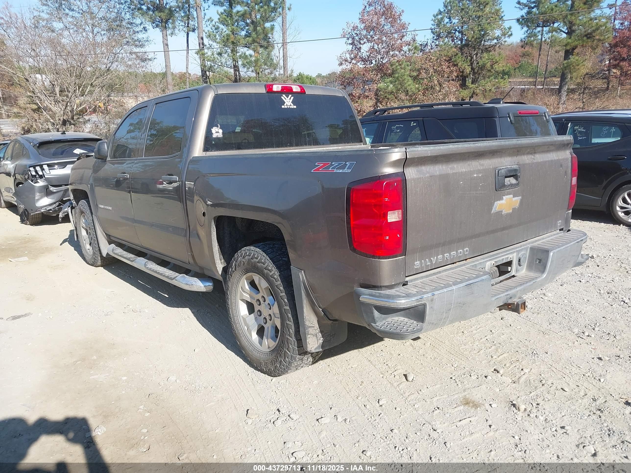 CHEVROLET SILVERADO image 3