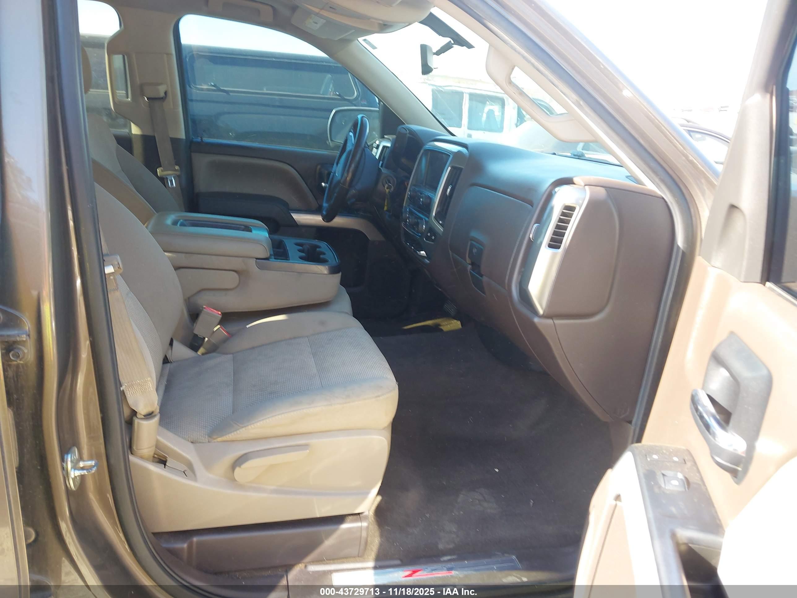 CHEVROLET SILVERADO image 5