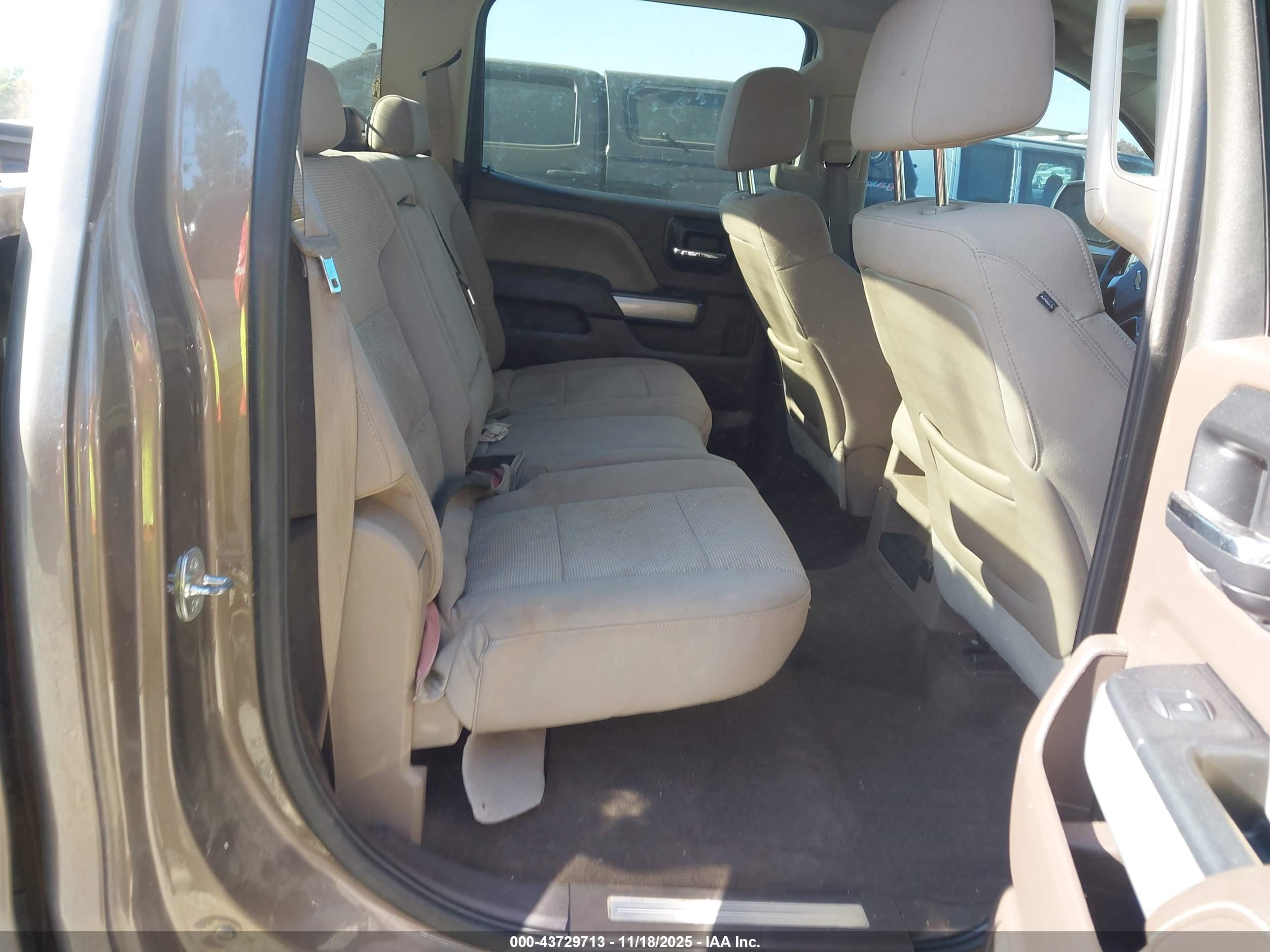 CHEVROLET SILVERADO image 8