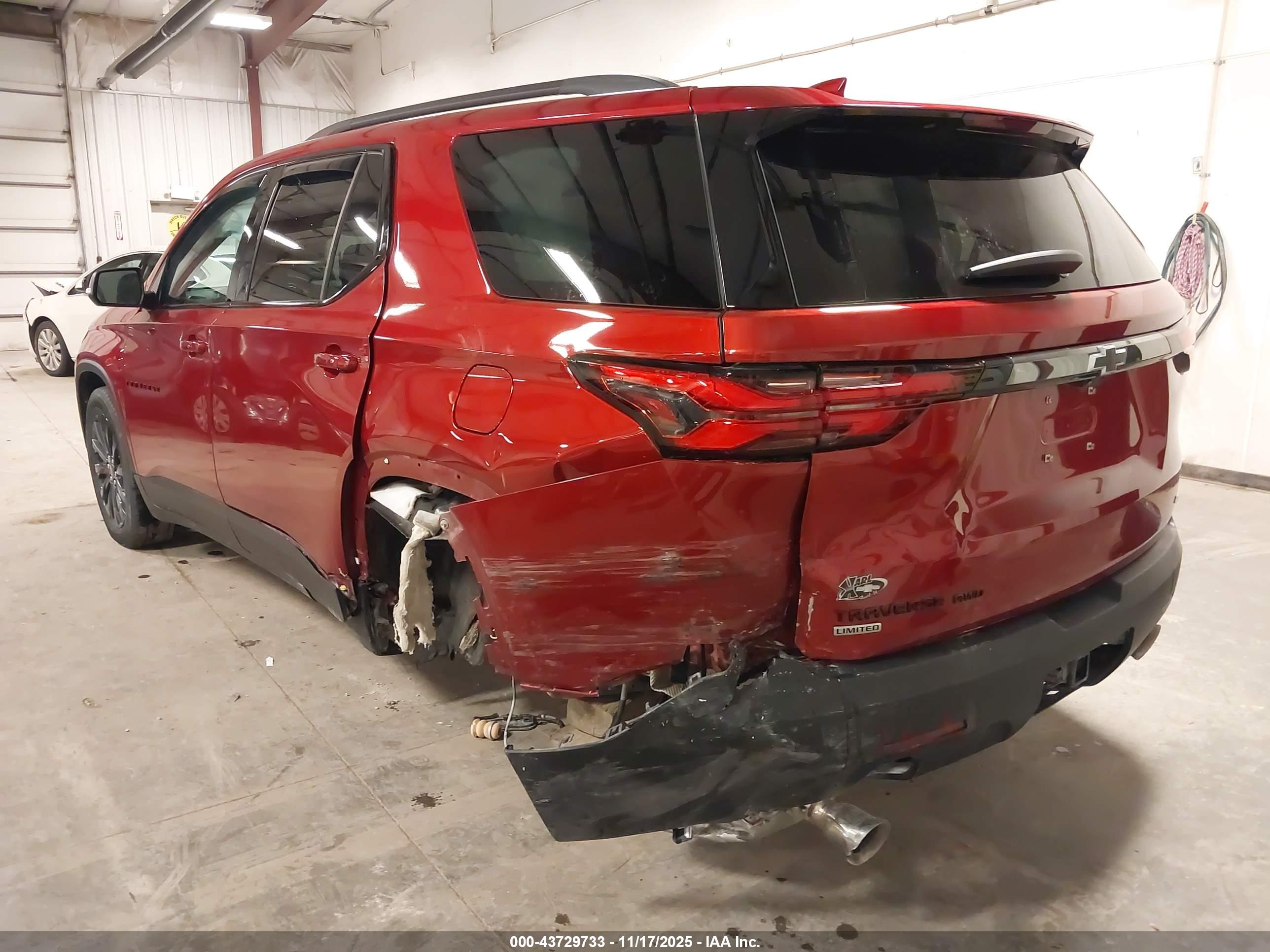 CHEVROLET TRAVERSE image 6