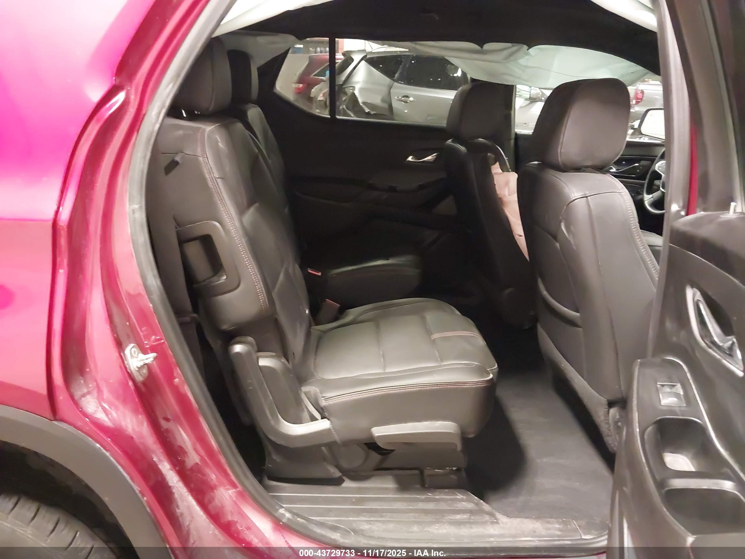 CHEVROLET TRAVERSE image 8