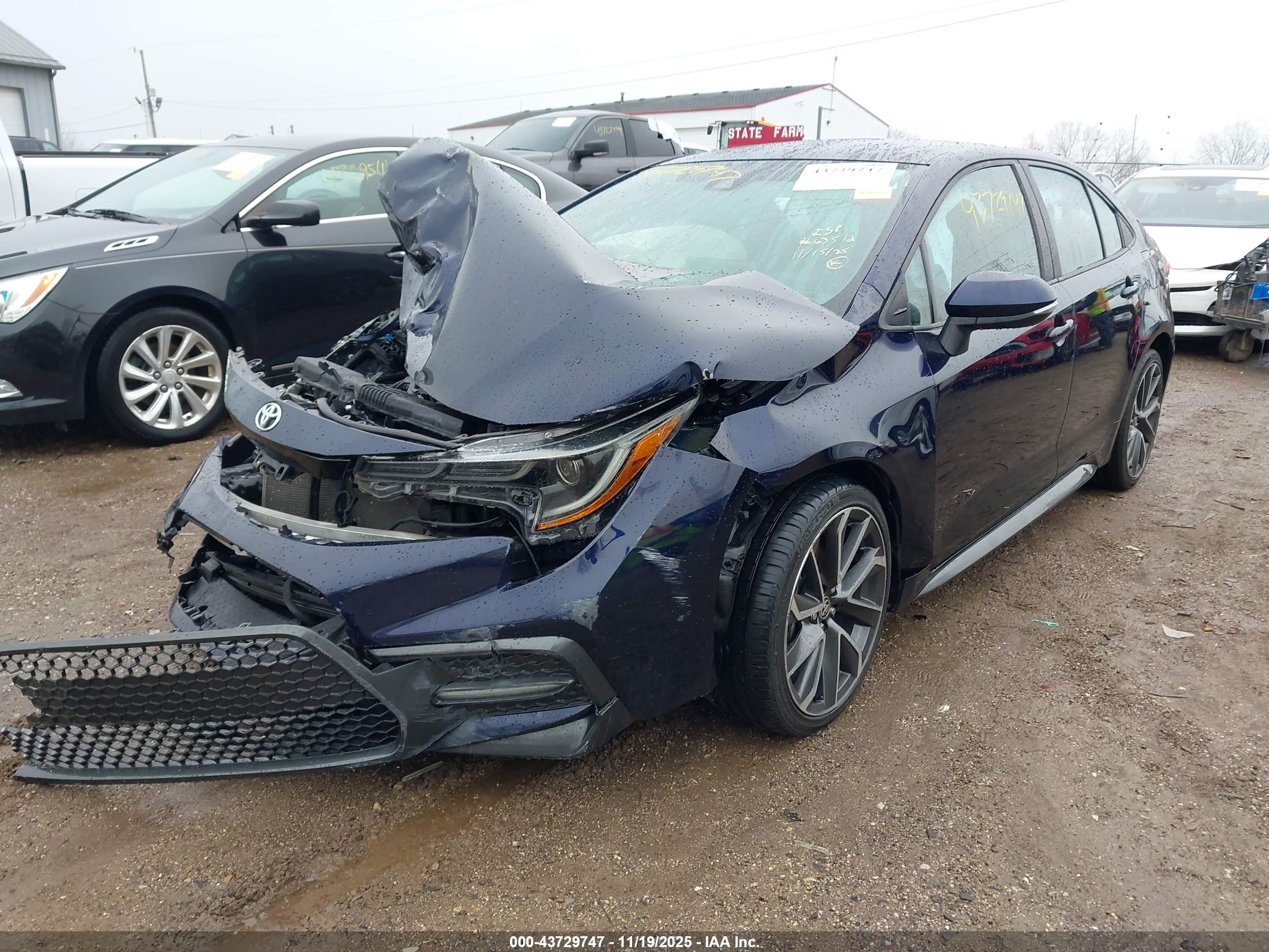 TOYOTA COROLLA image 2