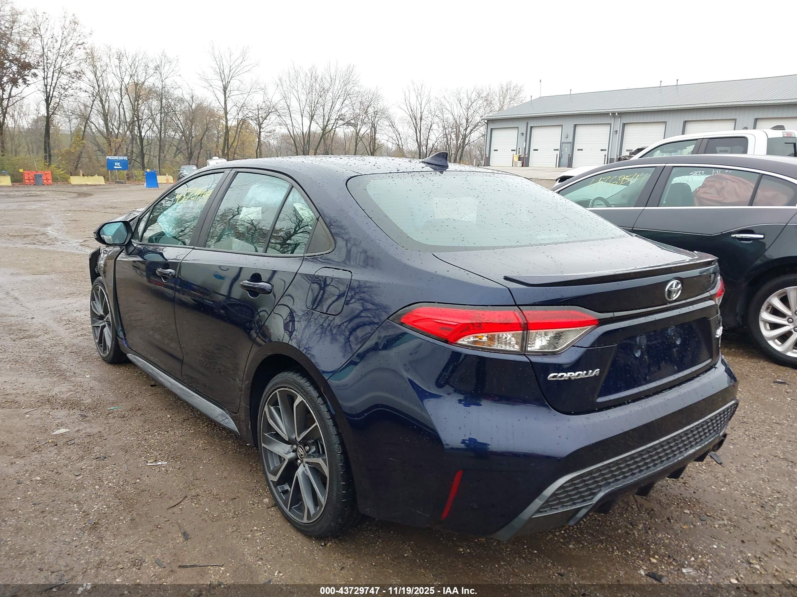 TOYOTA COROLLA image 3