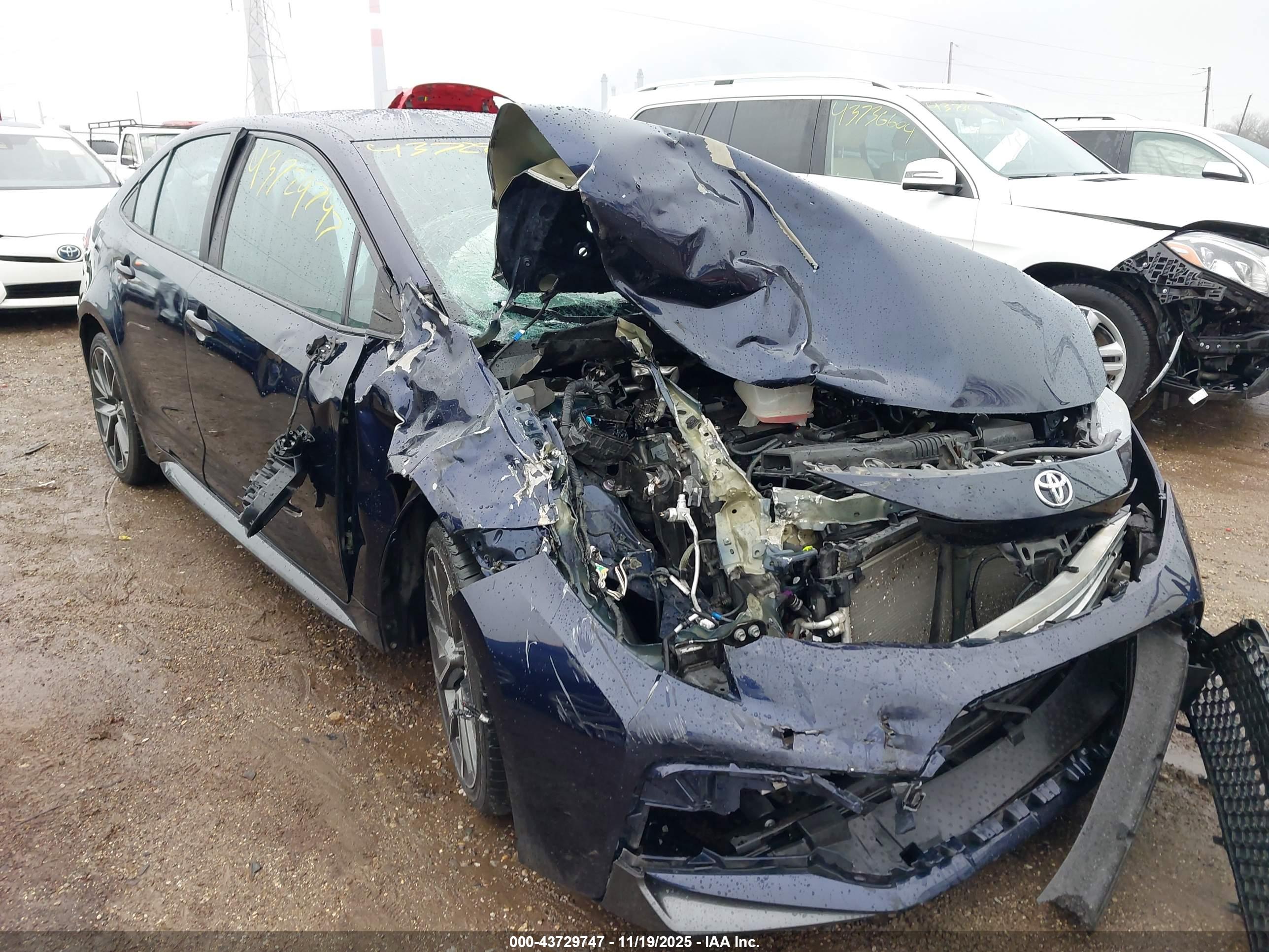 TOYOTA COROLLA image 6