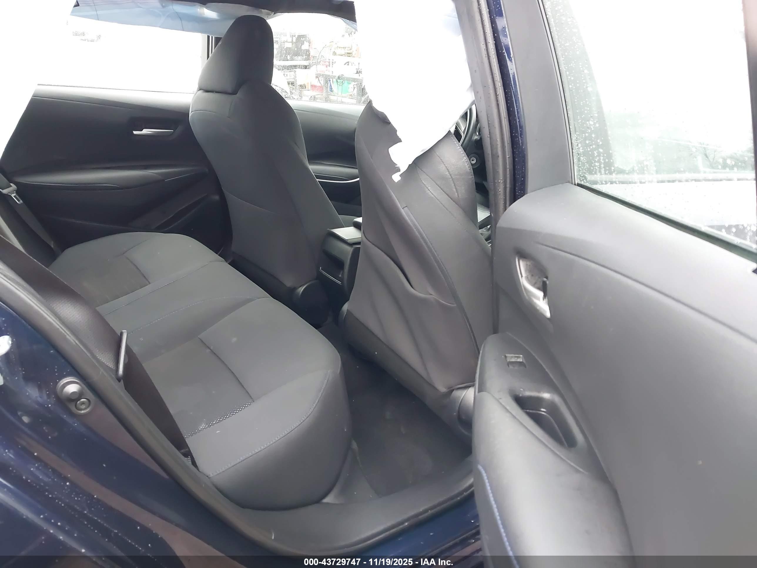 TOYOTA COROLLA image 8