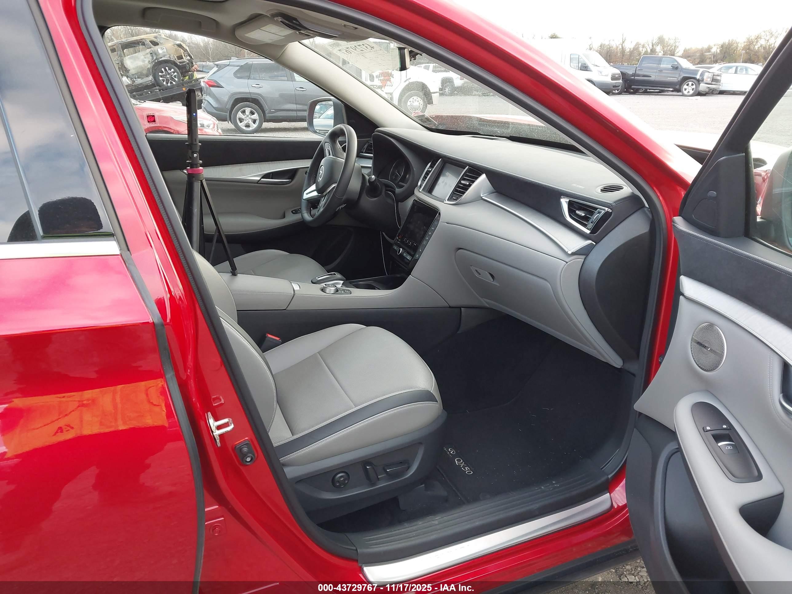 INFINITI QX50 image 5