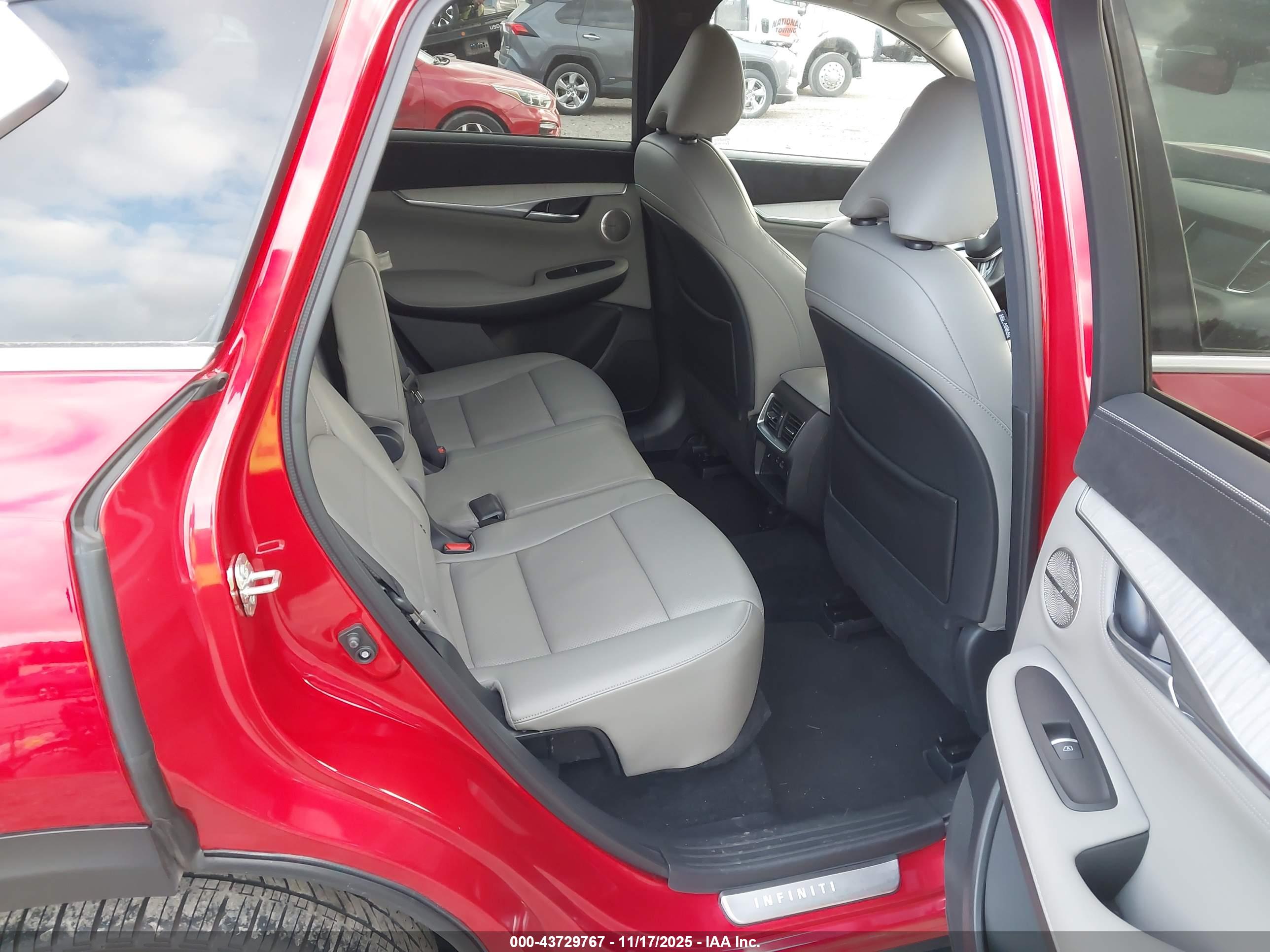 INFINITI QX50 image 8