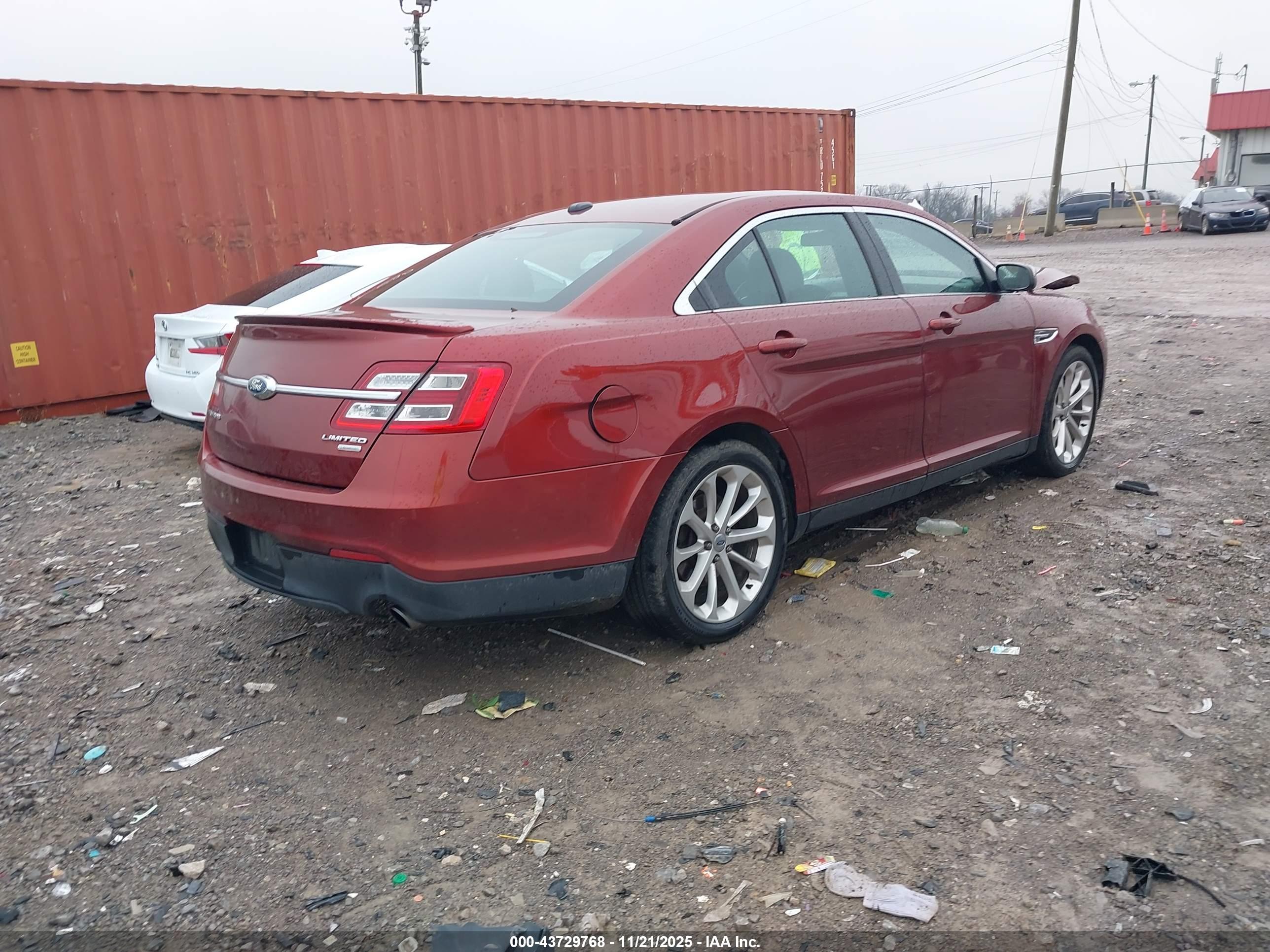 FORD TAURUS image 4