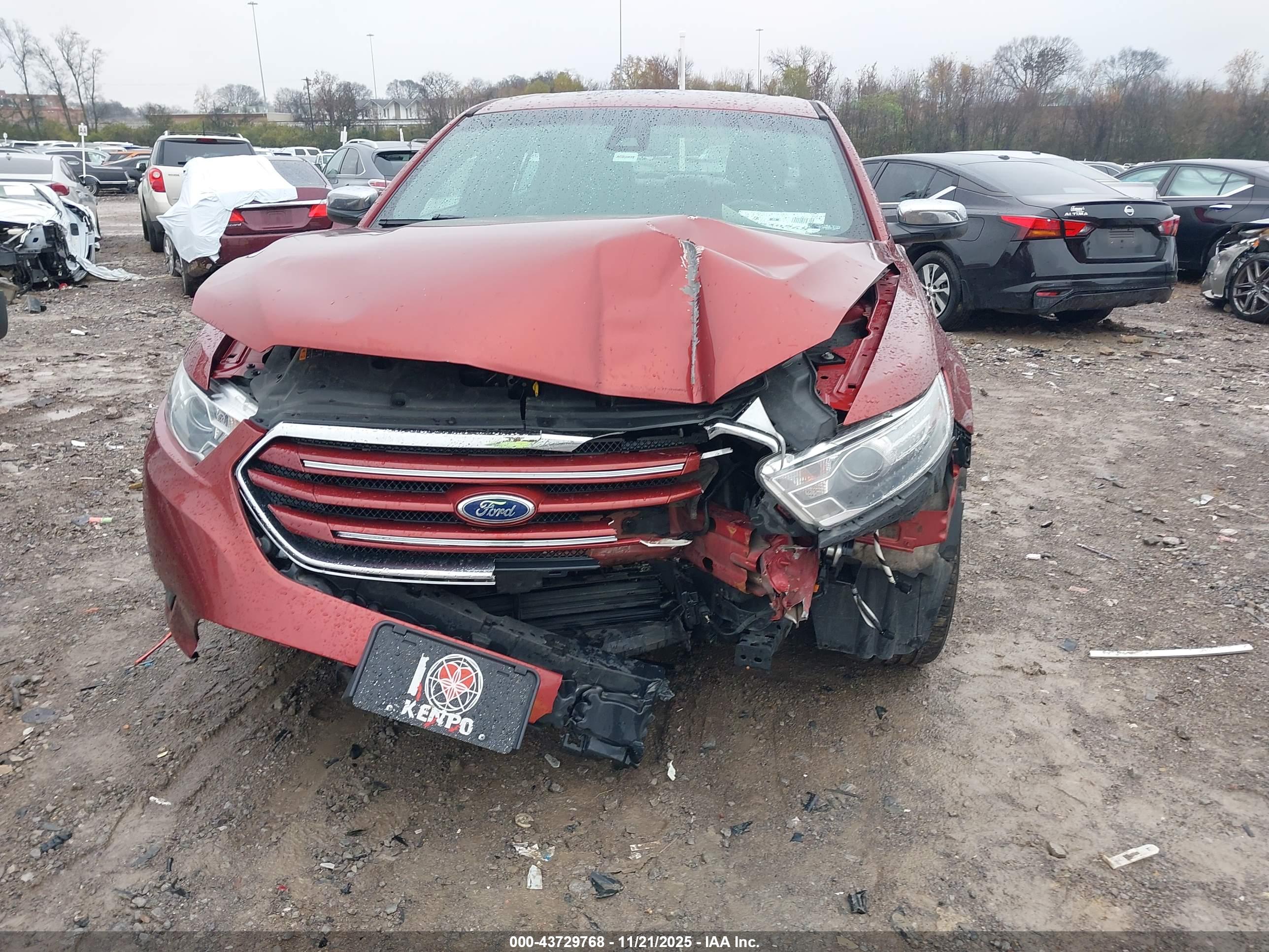 FORD TAURUS image 6