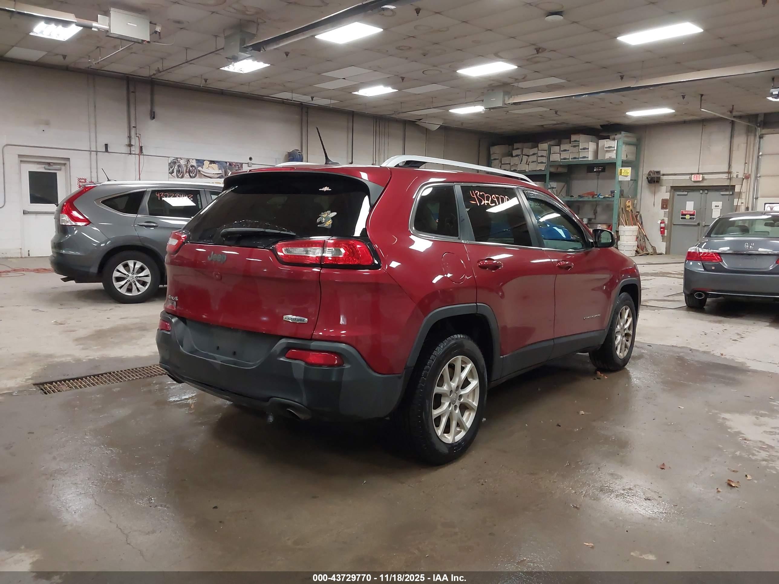JEEP CHEROKEE image 4