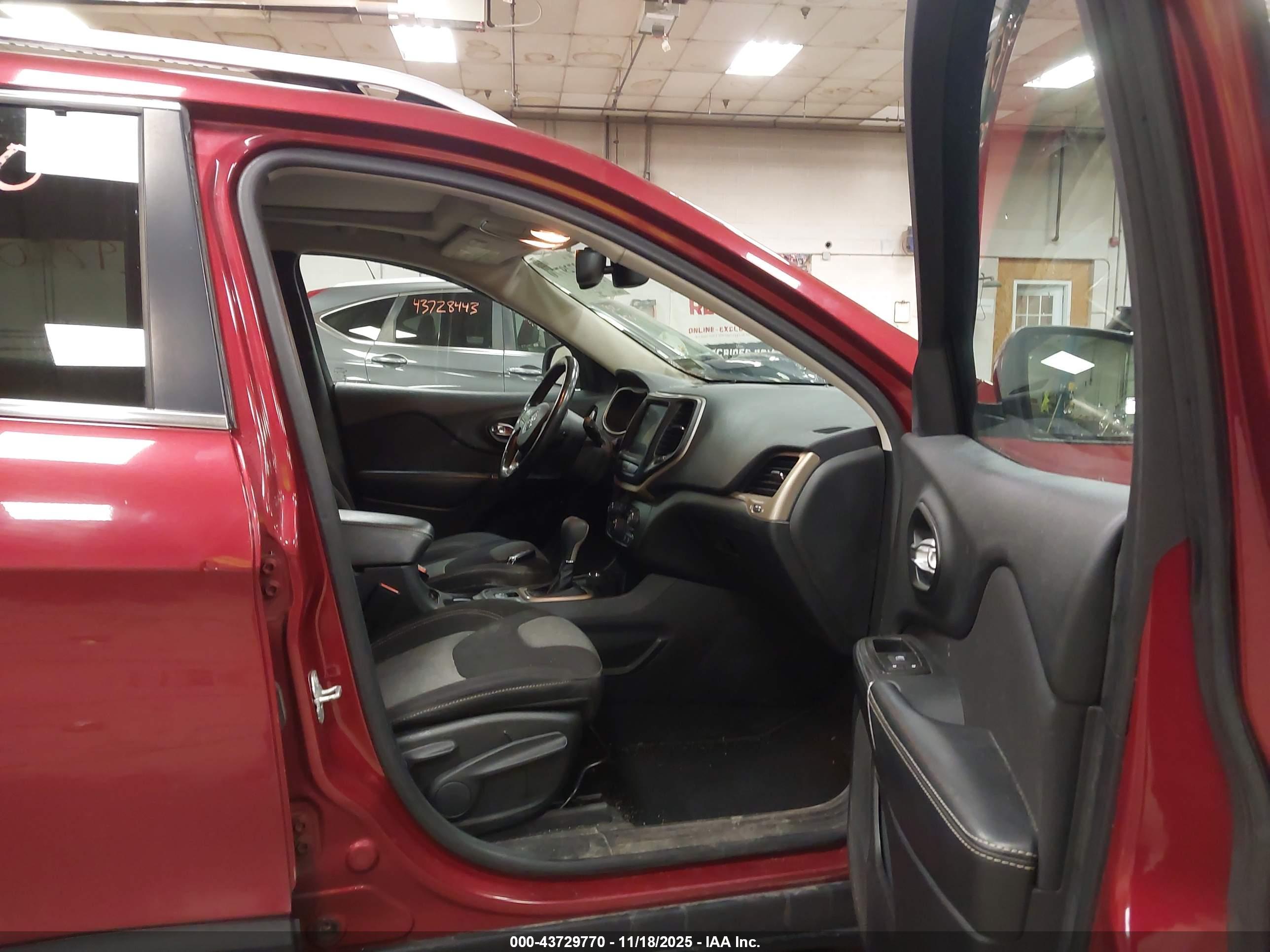 JEEP CHEROKEE image 5