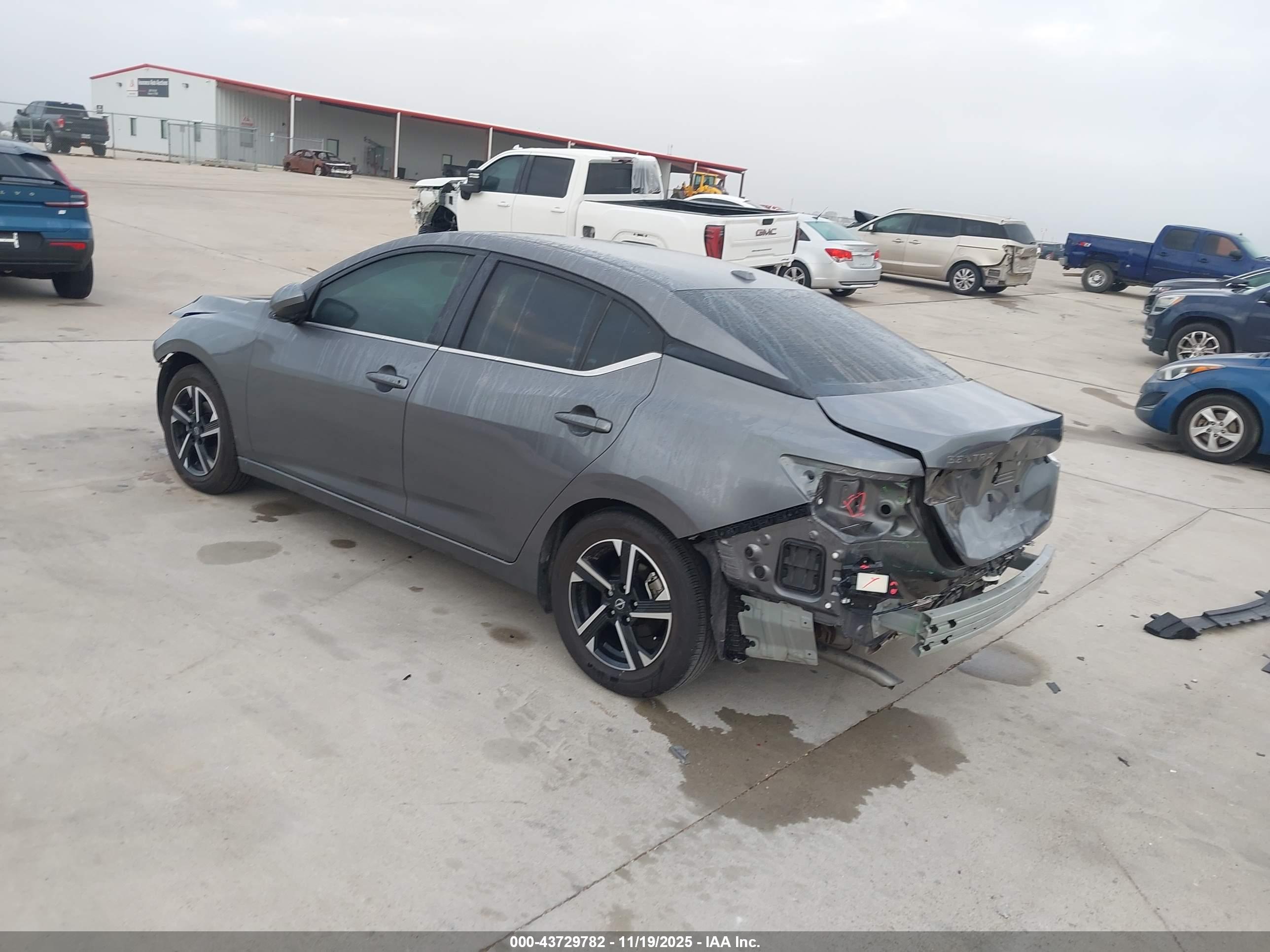 NISSAN SENTRA image 3