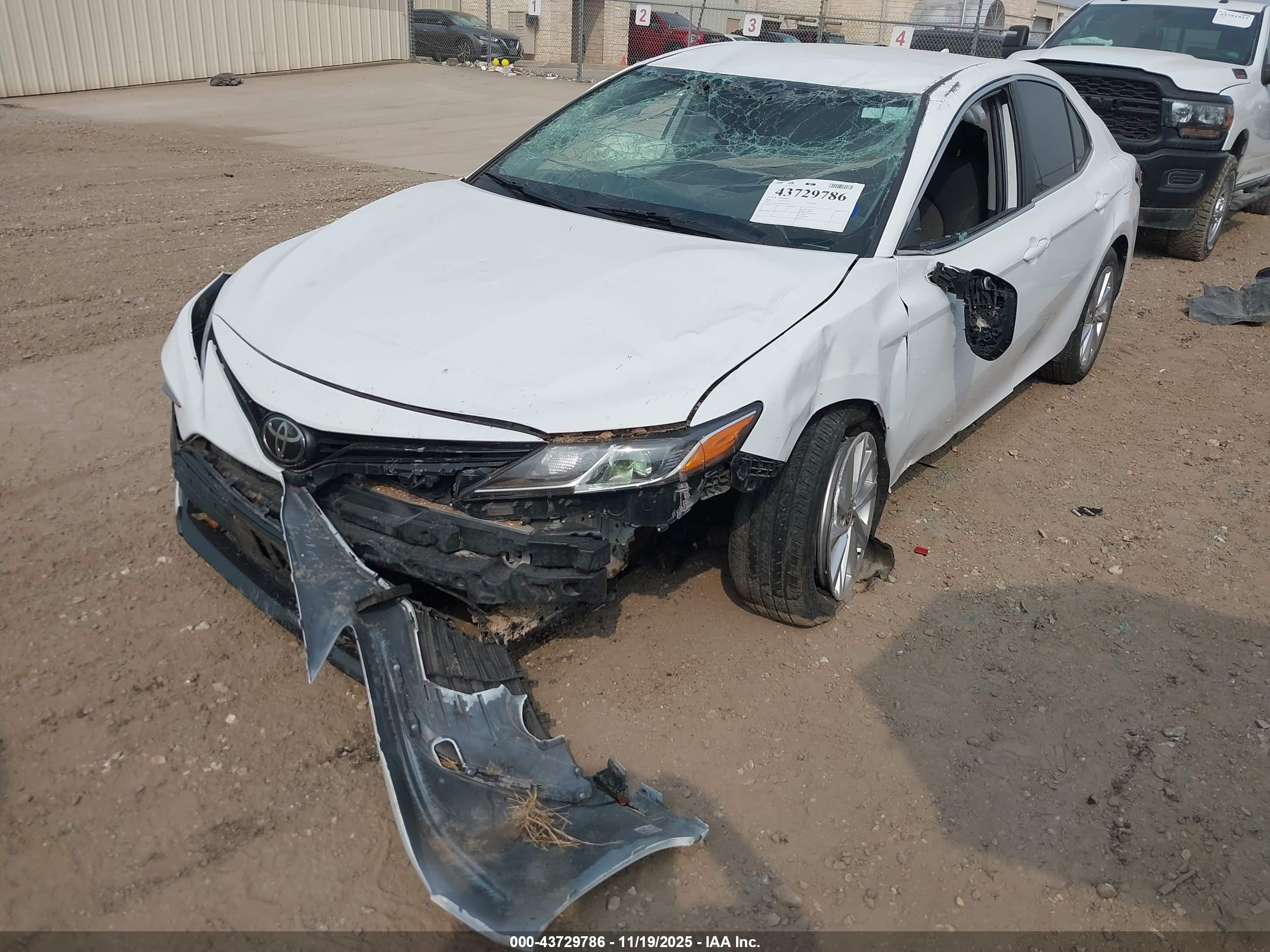 TOYOTA CAMRY image 6