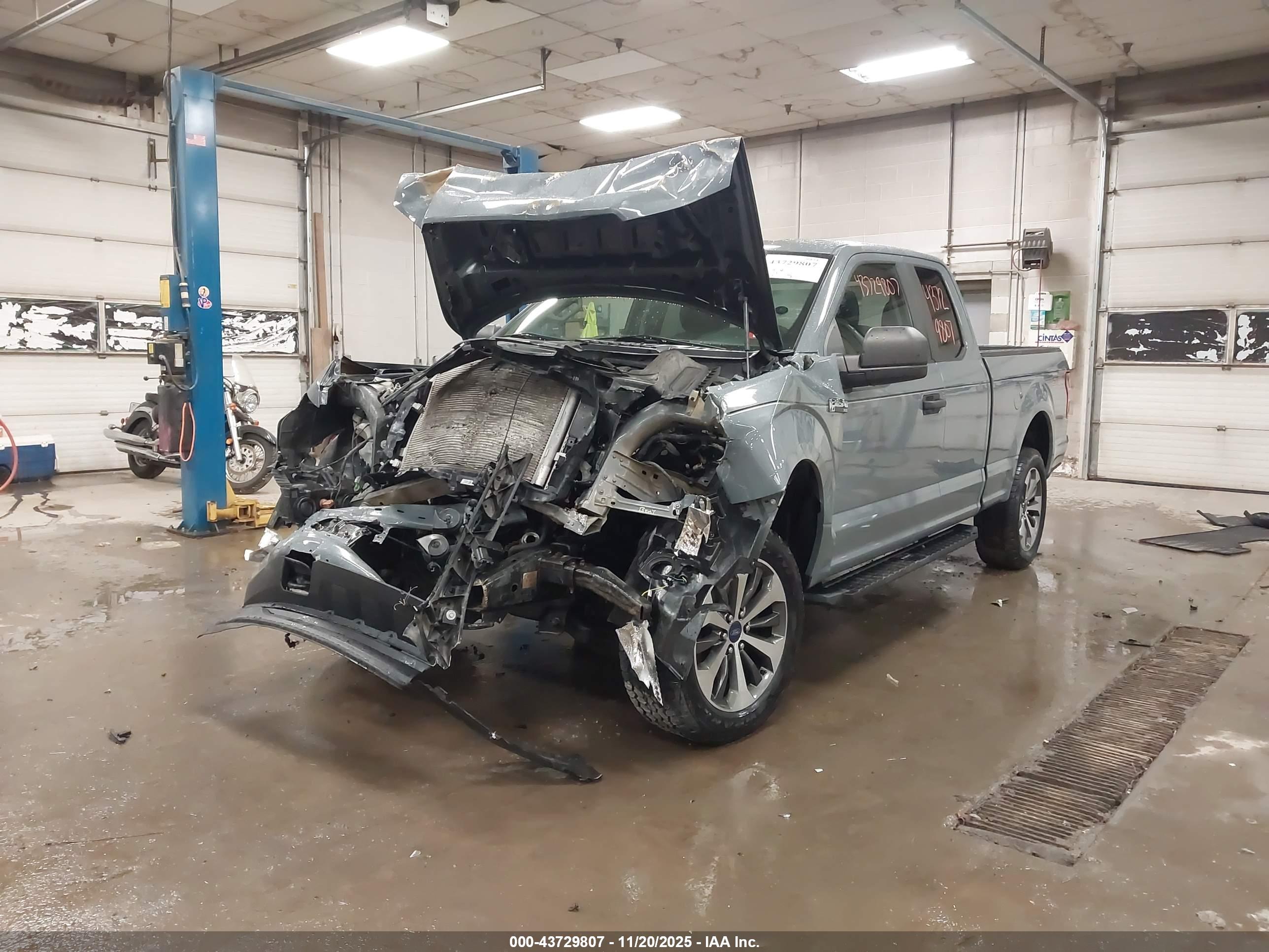 FORD F-150 image 2