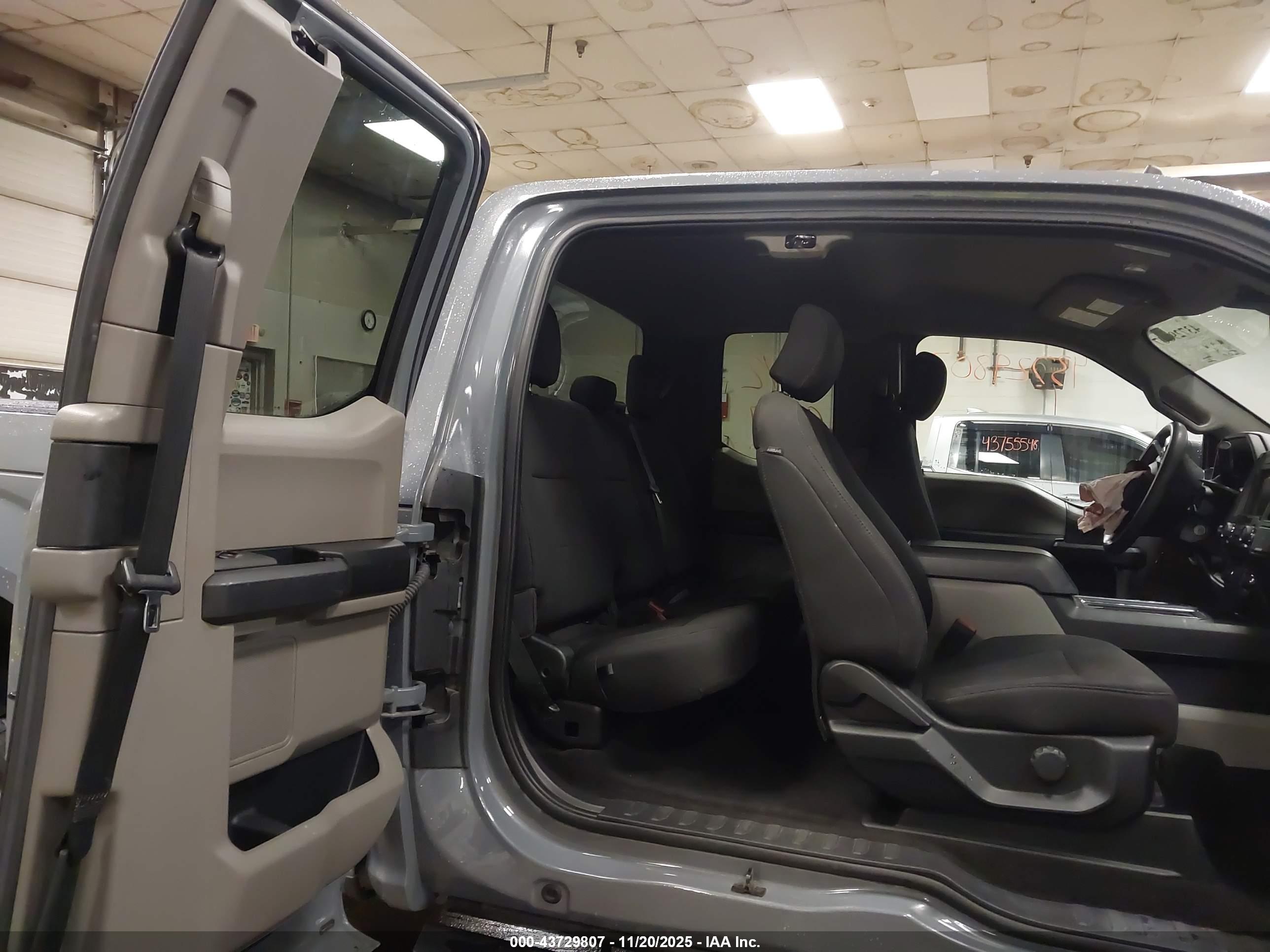 FORD F-150 image 8