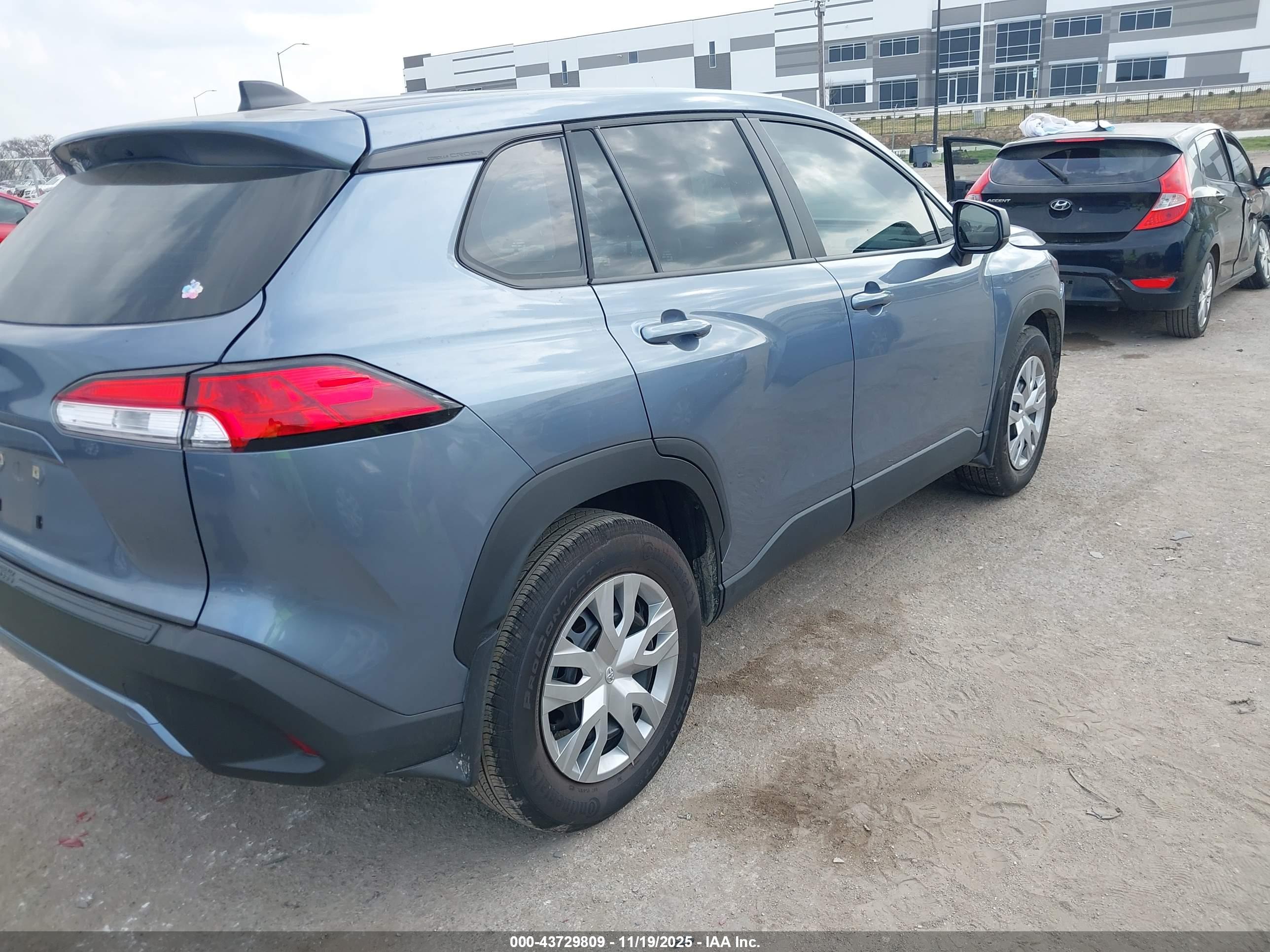 TOYOTA COROLLA image 4