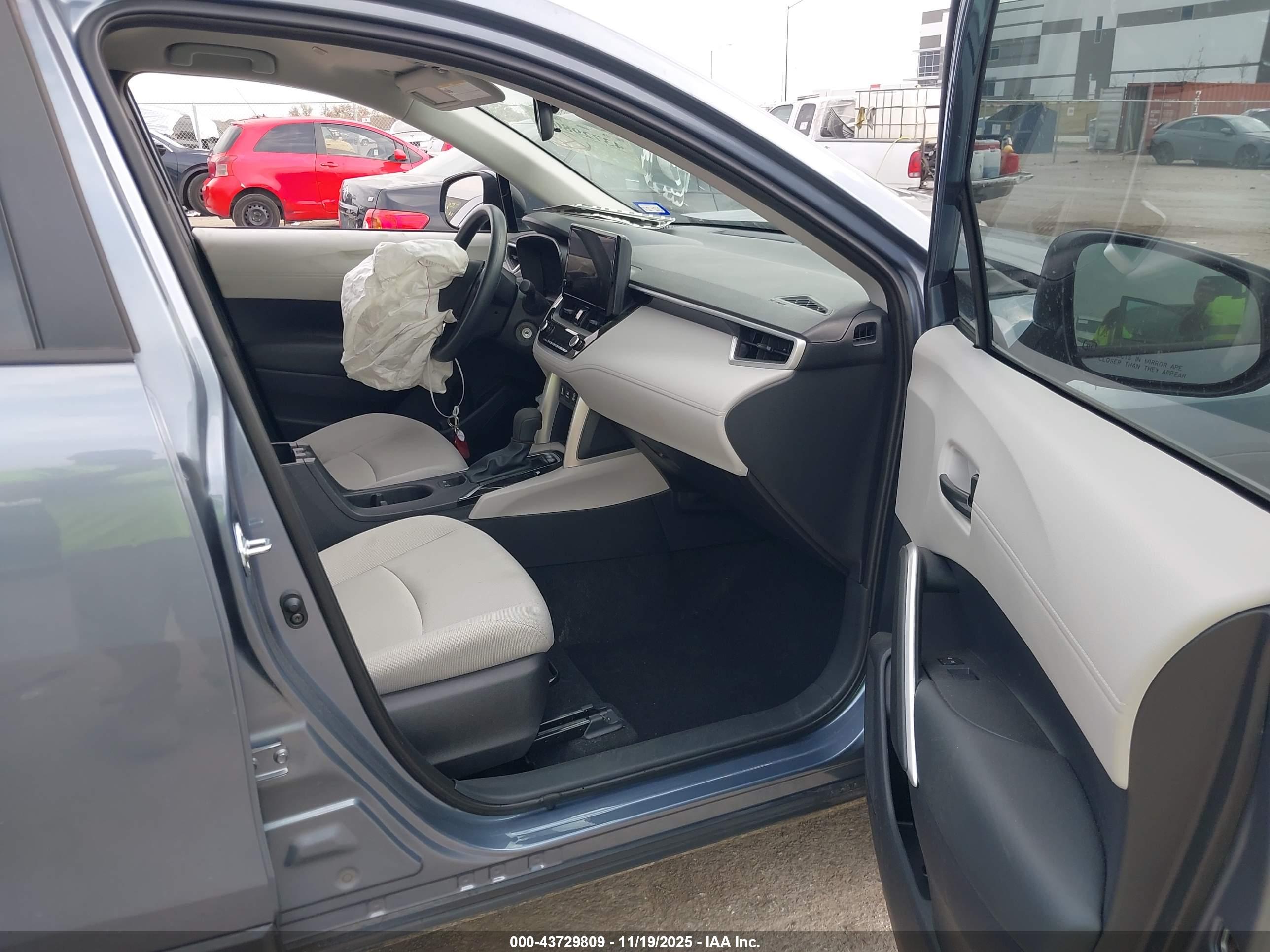 TOYOTA COROLLA image 5