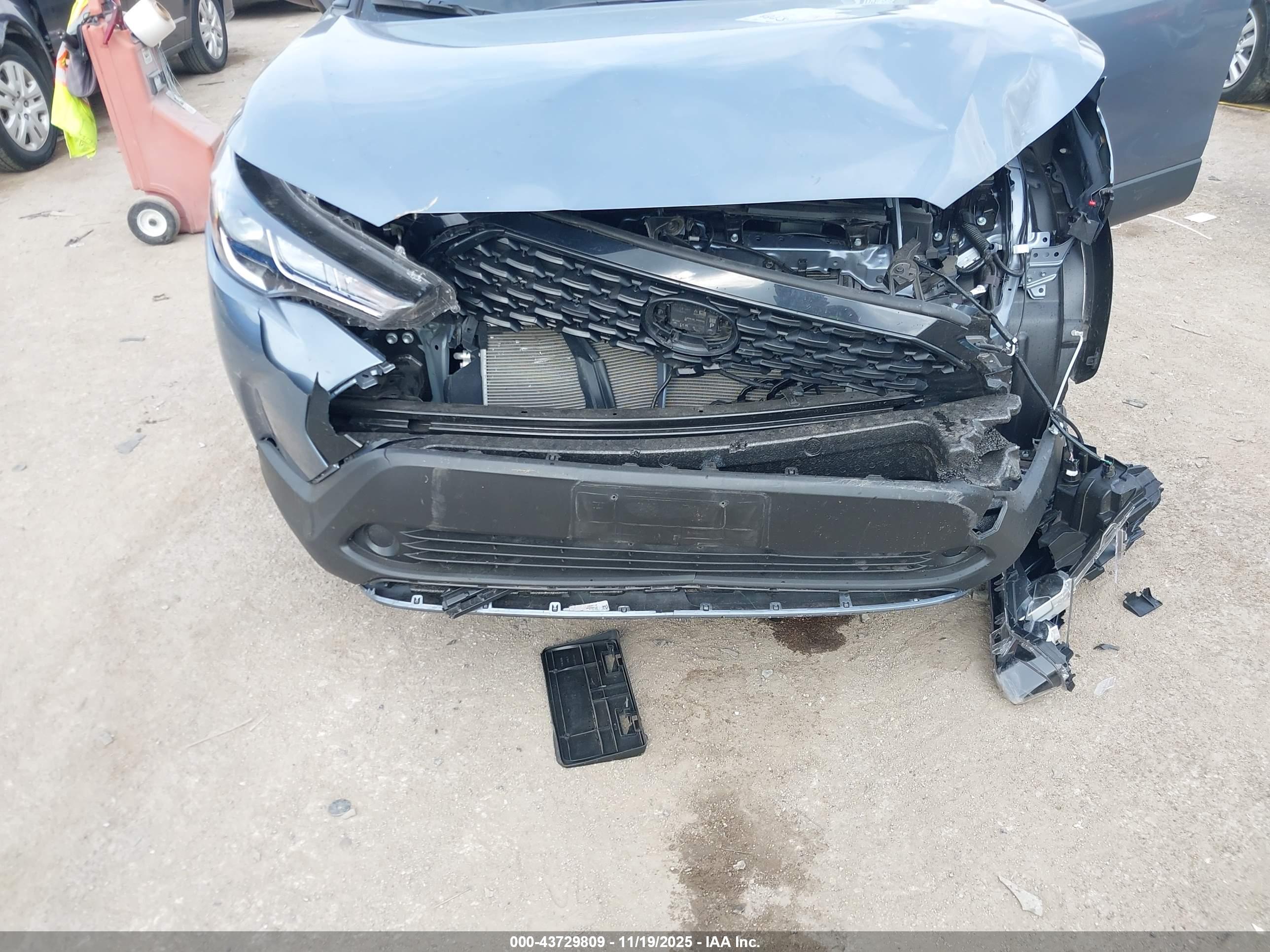 TOYOTA COROLLA image 6