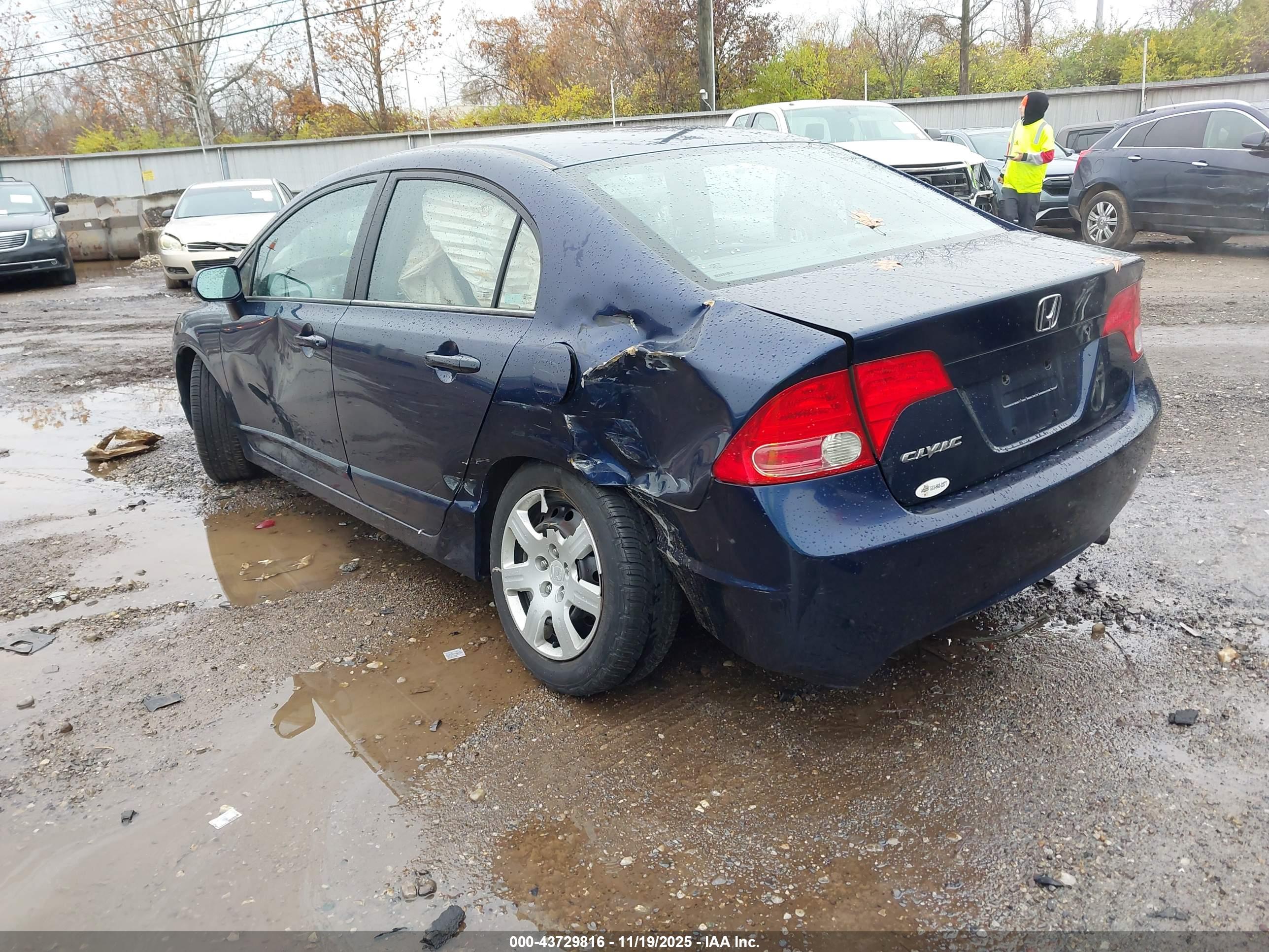 HONDA CIVIC image 3