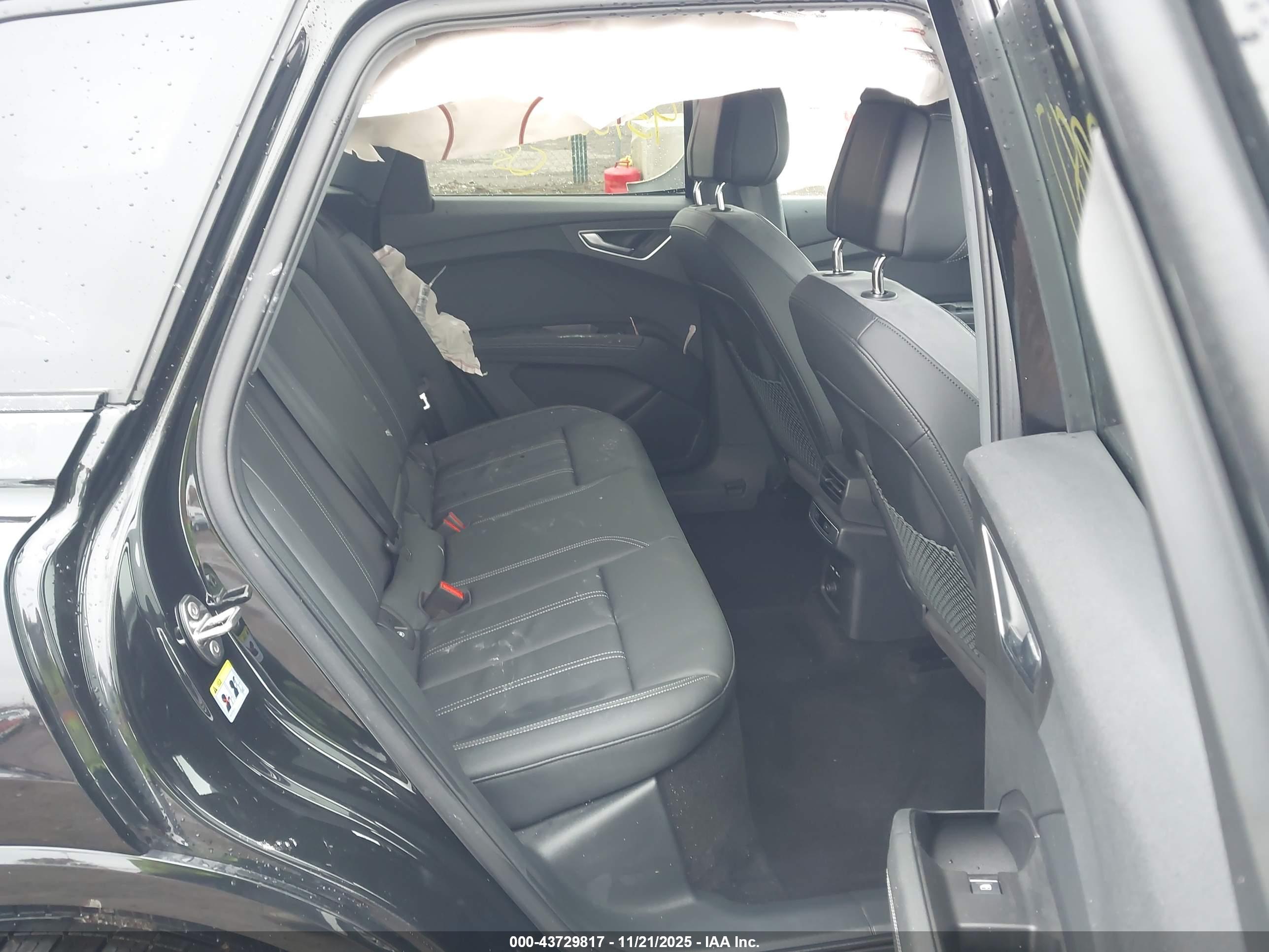 AUDI Q4 image 8