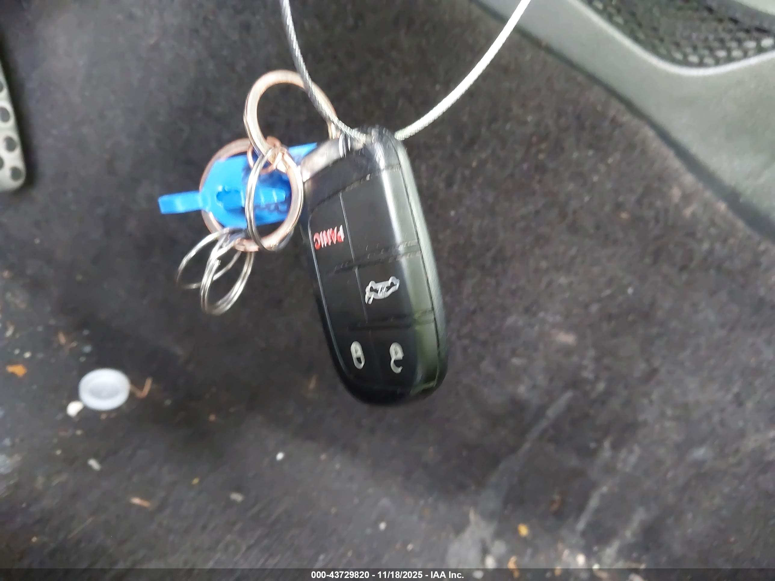 DODGE CHALLENGER image 11