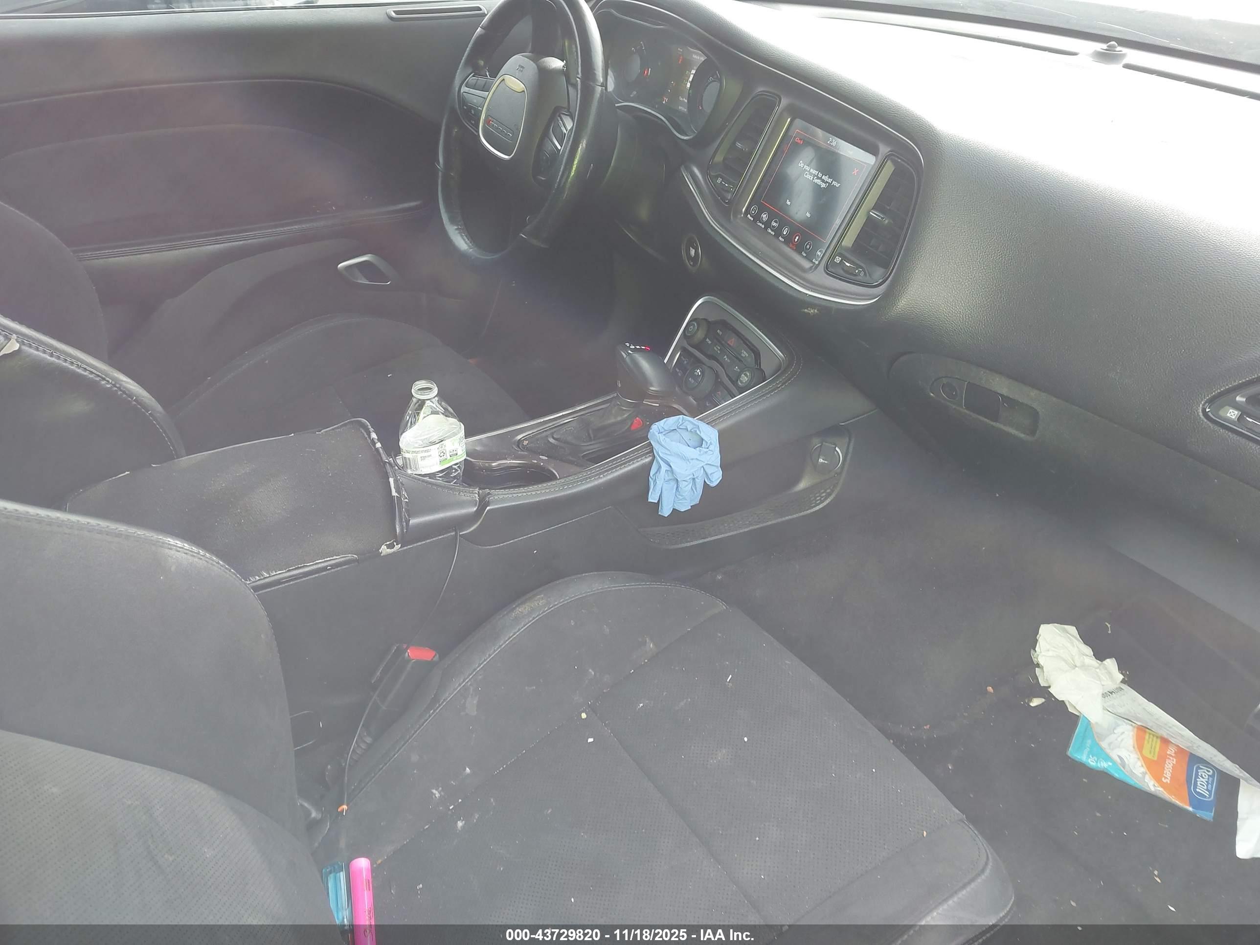 DODGE CHALLENGER image 5