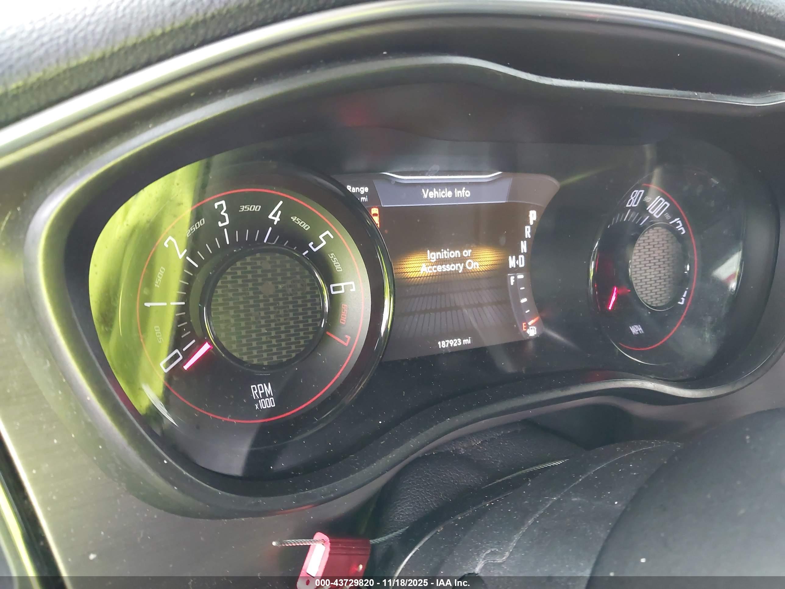 DODGE CHALLENGER image 7