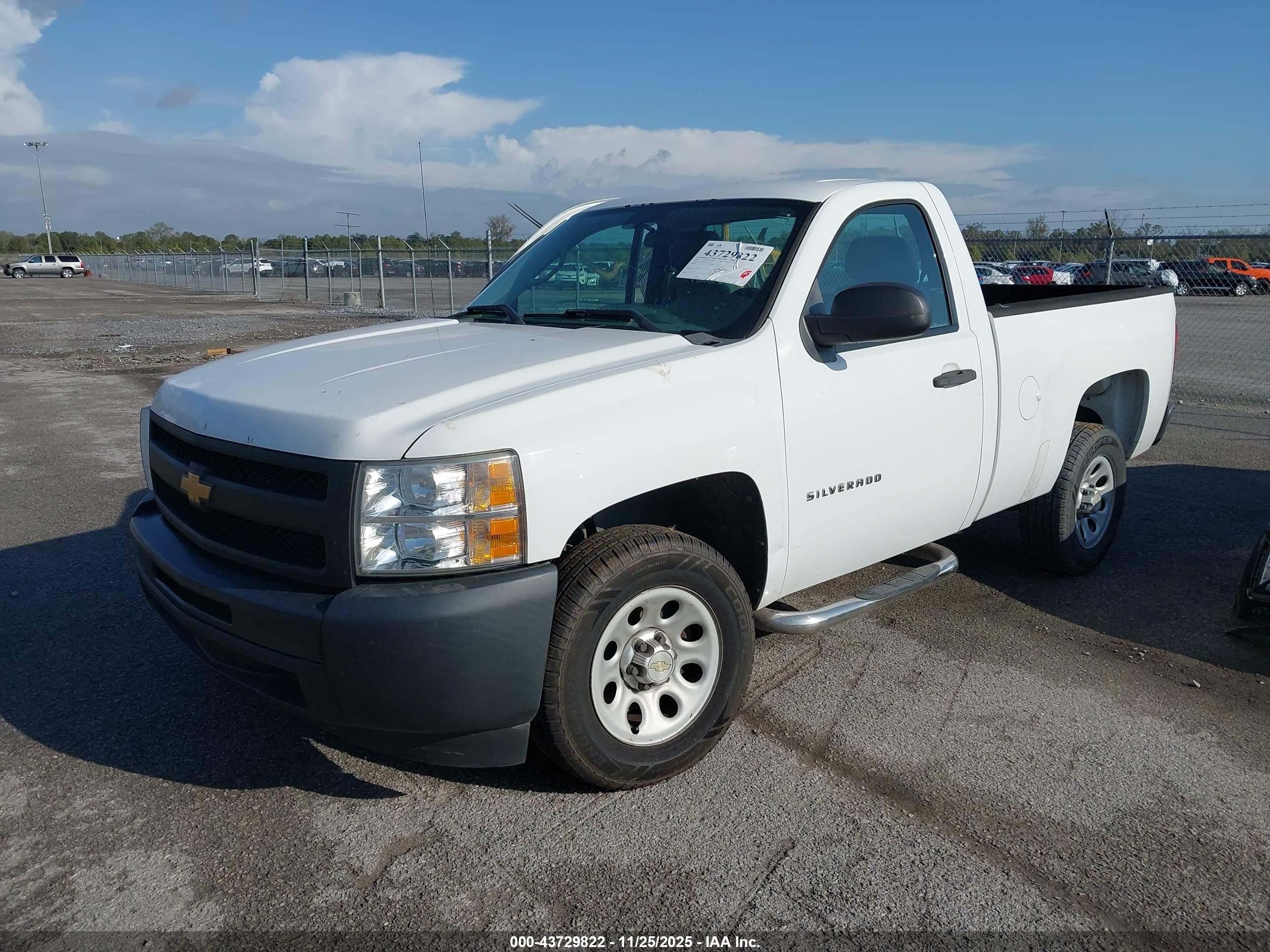 CHEVROLET SILVERADO image 2