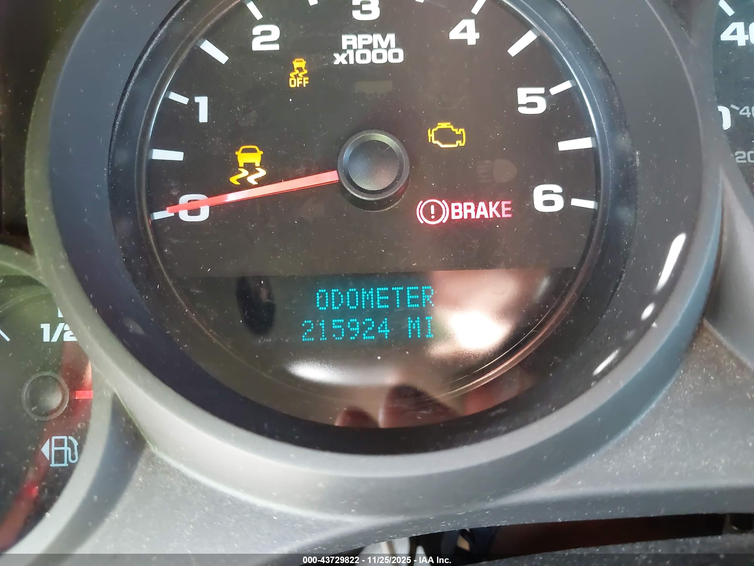 CHEVROLET SILVERADO image 7